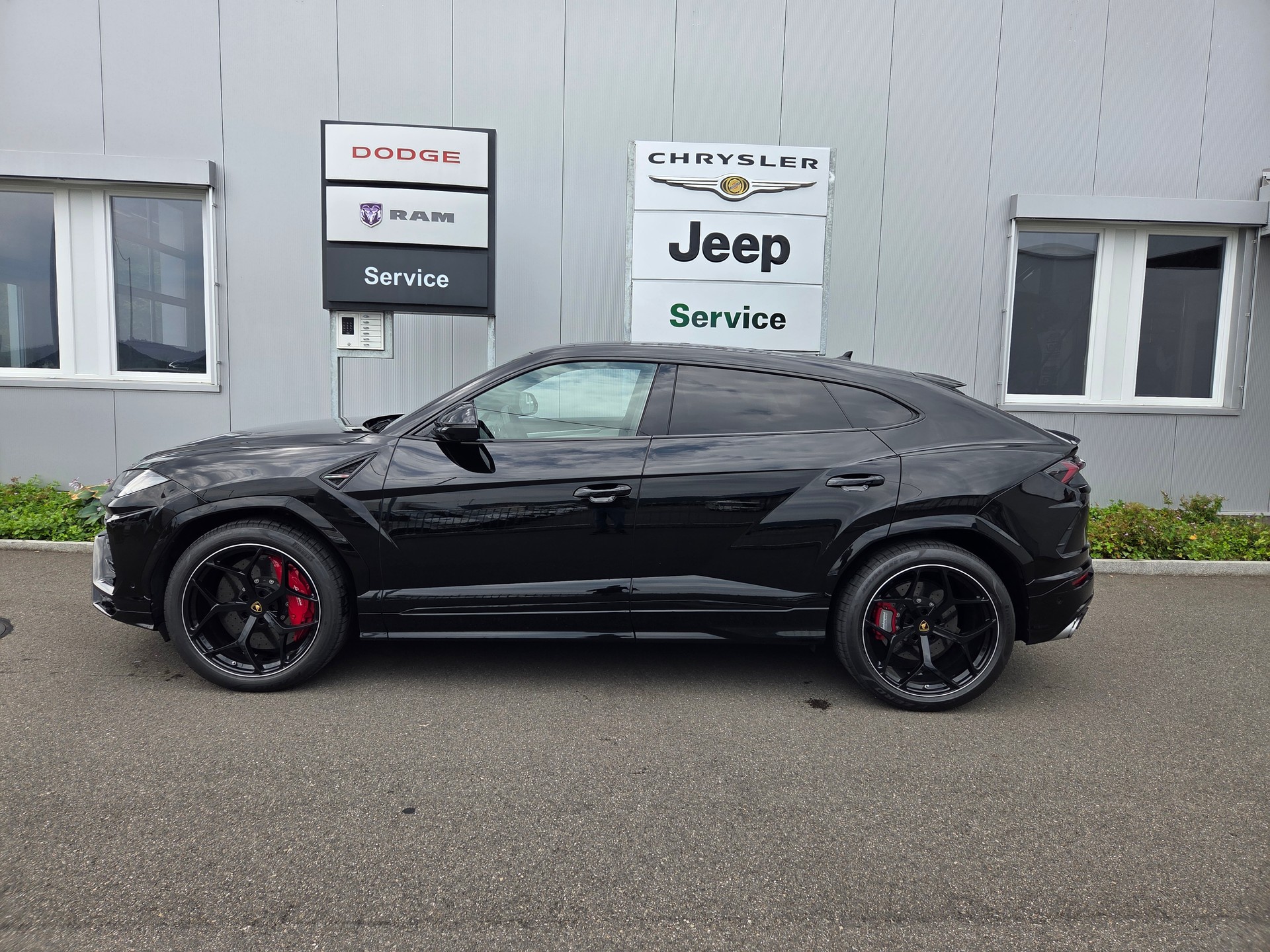 LAMBORGHINI Urus E-Gear