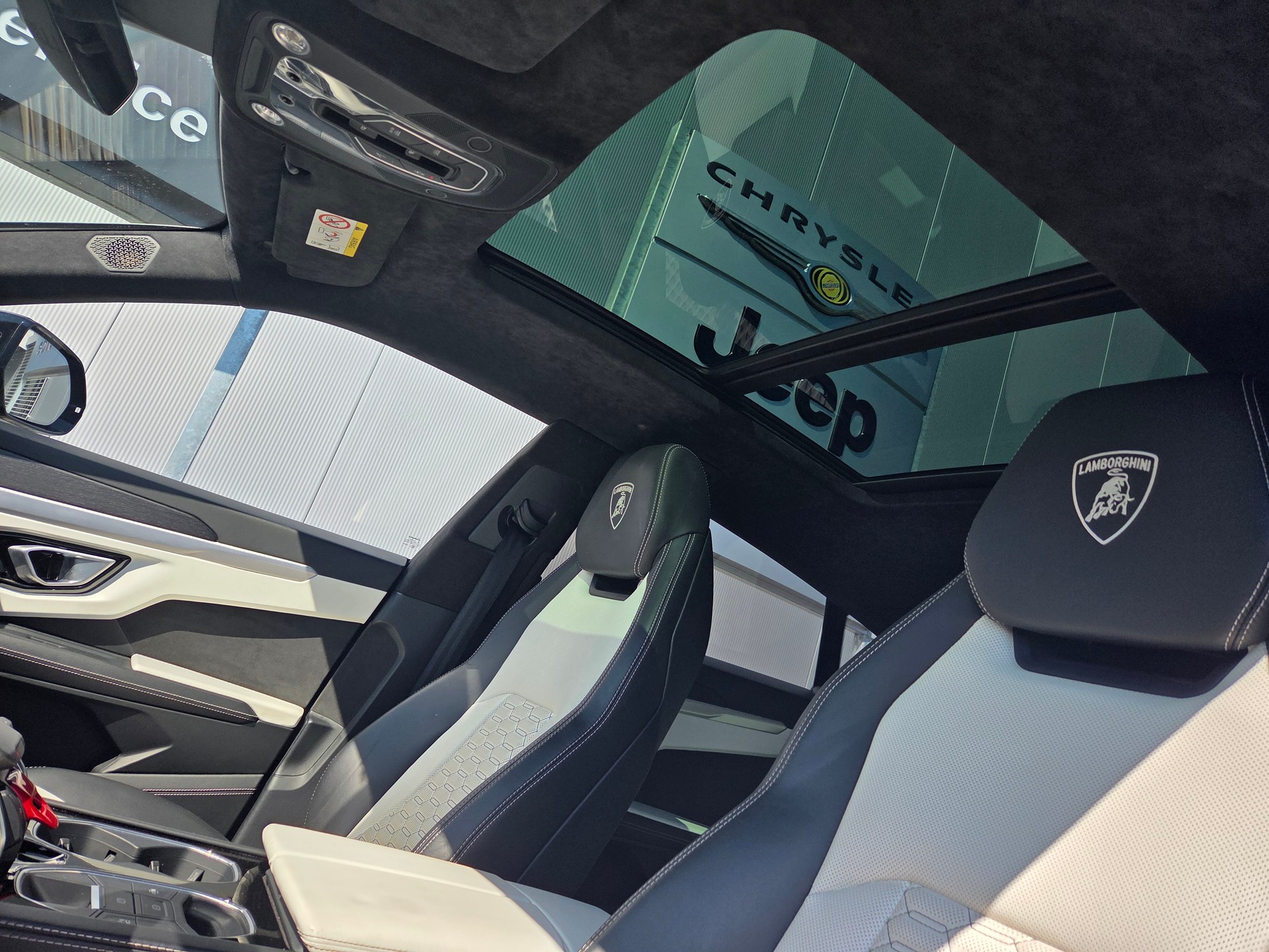 LAMBORGHINI Urus E-Gear-image-5