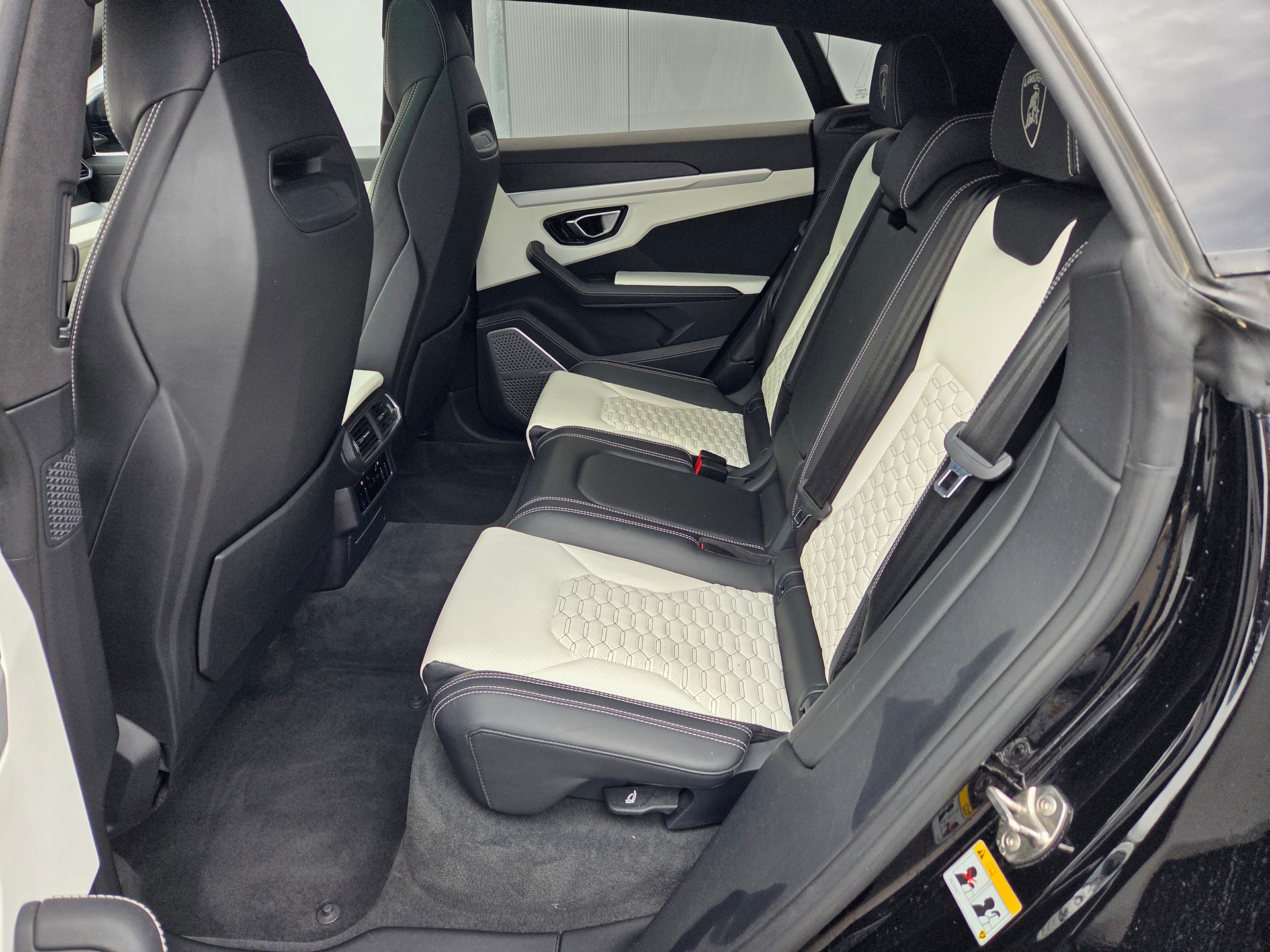 LAMBORGHINI Urus E-Gear-image-6