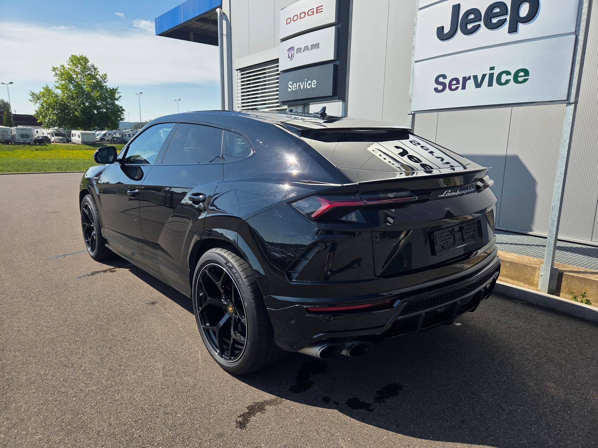 LAMBORGHINI Urus E-Gear-image-2