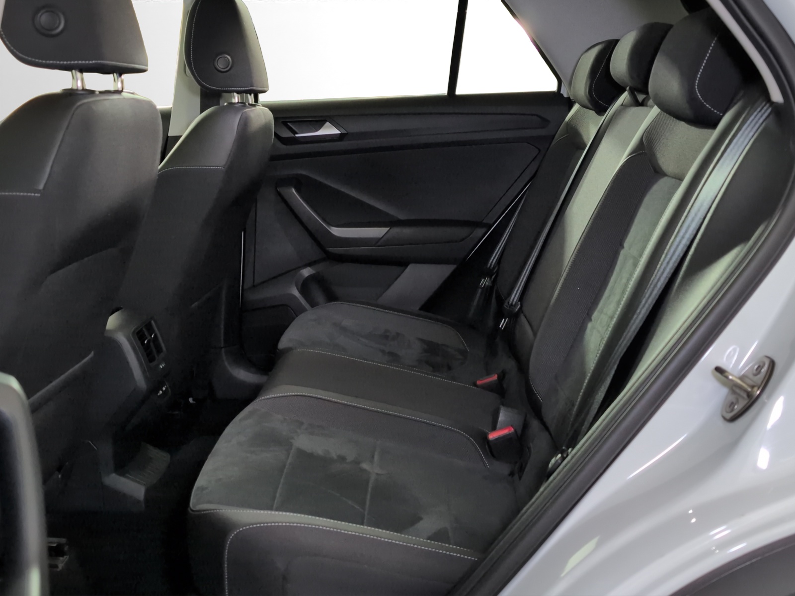 VW T-Roc 2.0 TSI Style DSG 4Motion-image-7