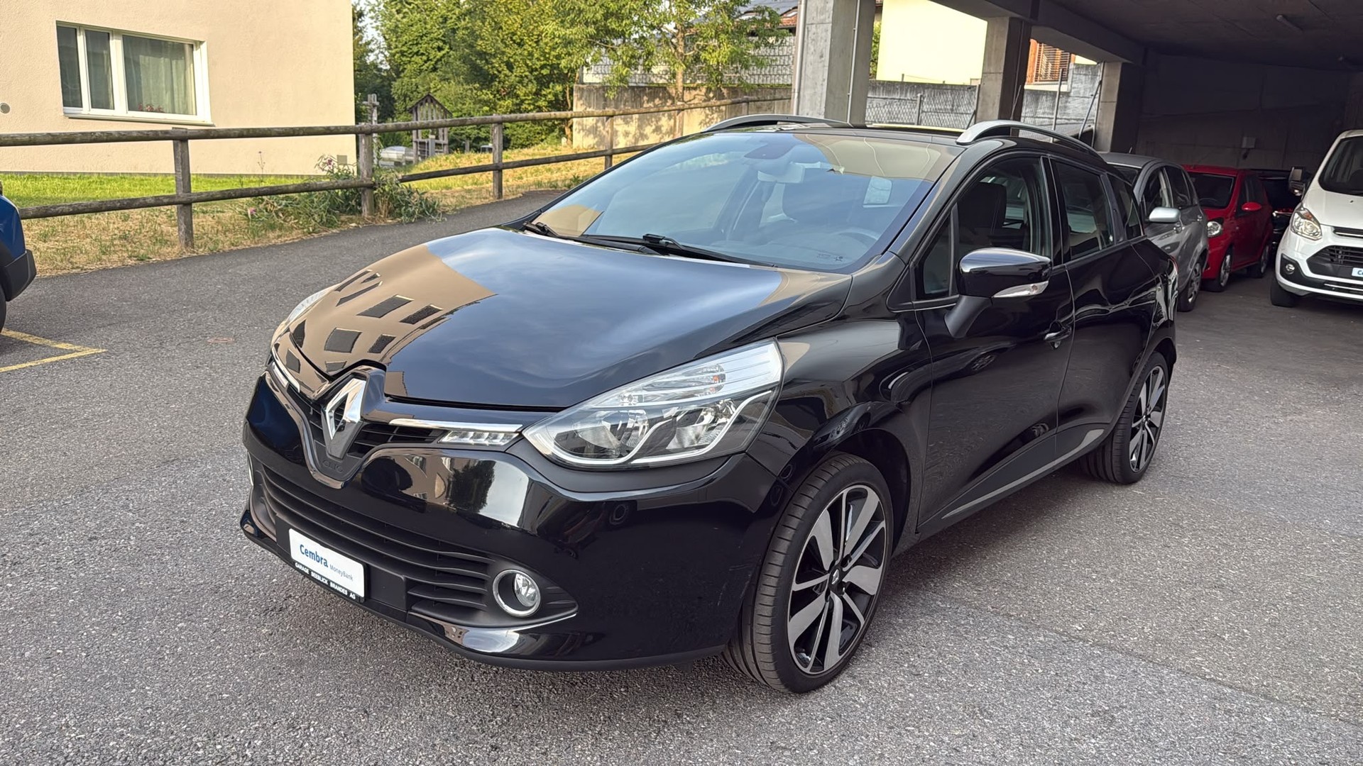 RENAULT Clio Grandtour 1.2 16V T Swiss Edition EDC-image-0