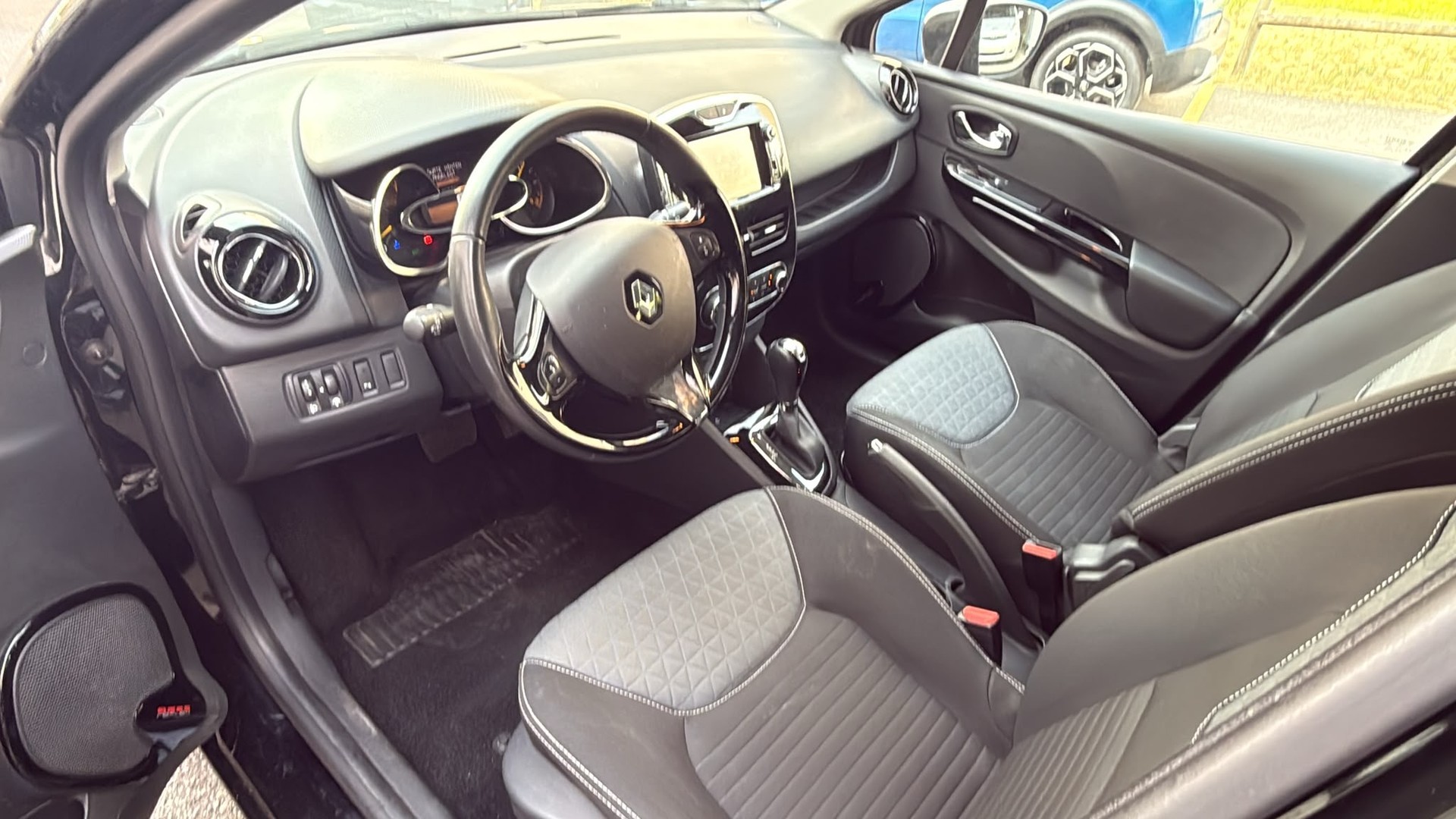 RENAULT Clio Grandtour 1.2 16V T Swiss Edition EDC-image-8