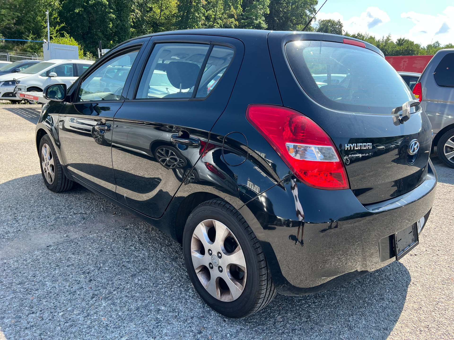 HYUNDAI i20-image-3