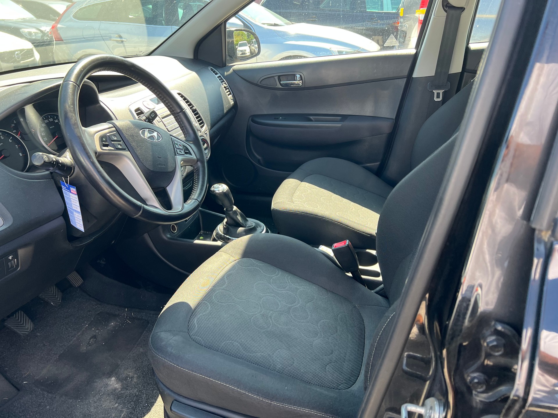 HYUNDAI i20-image-6