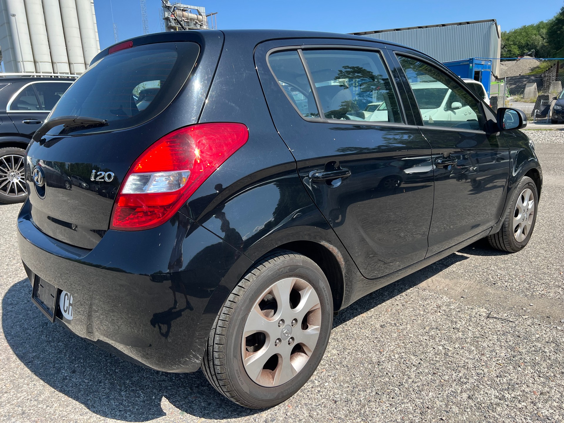 HYUNDAI i20-image-2