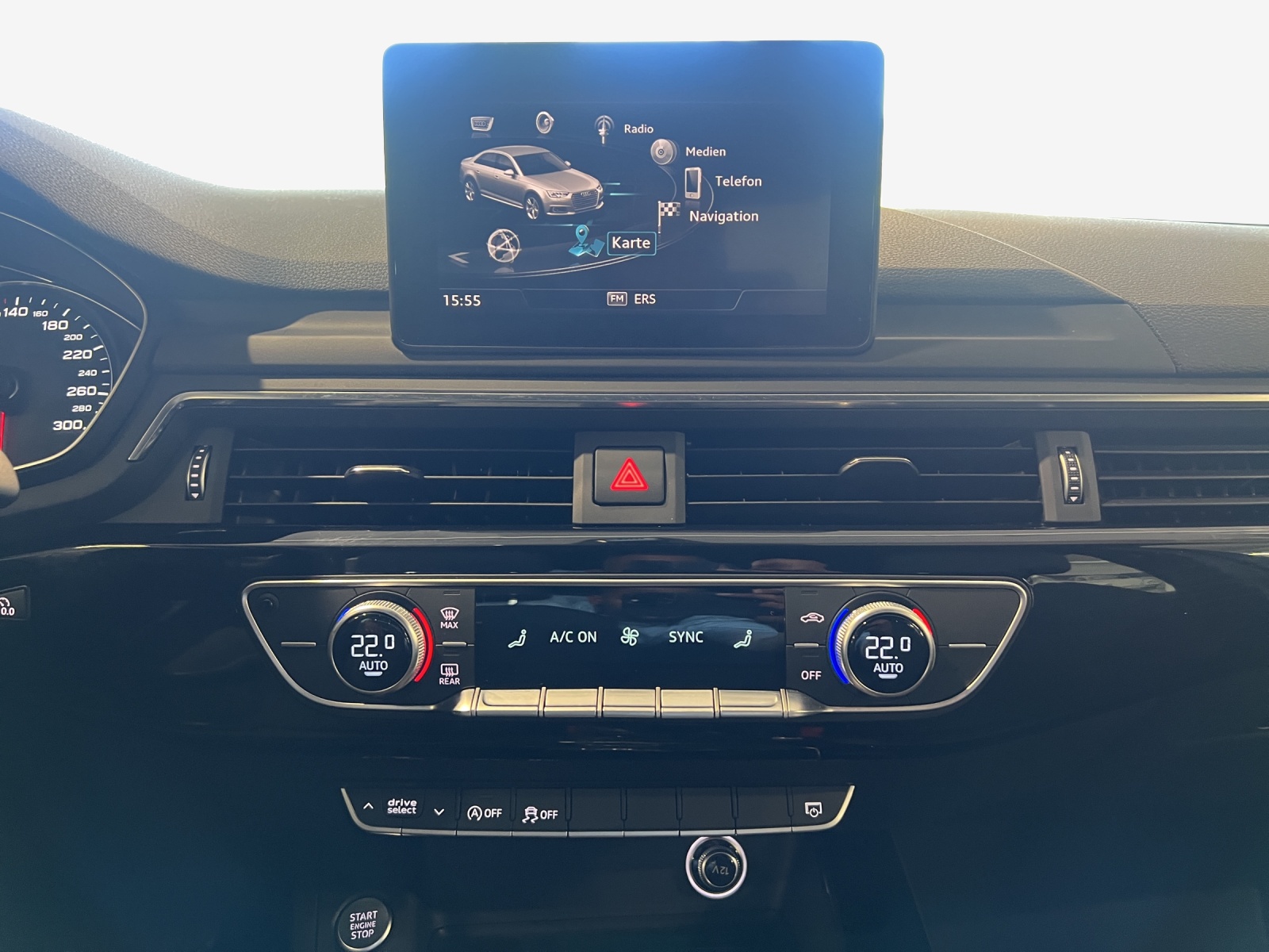 AUDI A4 Limousine 1.4 TFSI Sport S-tronic-image-10
