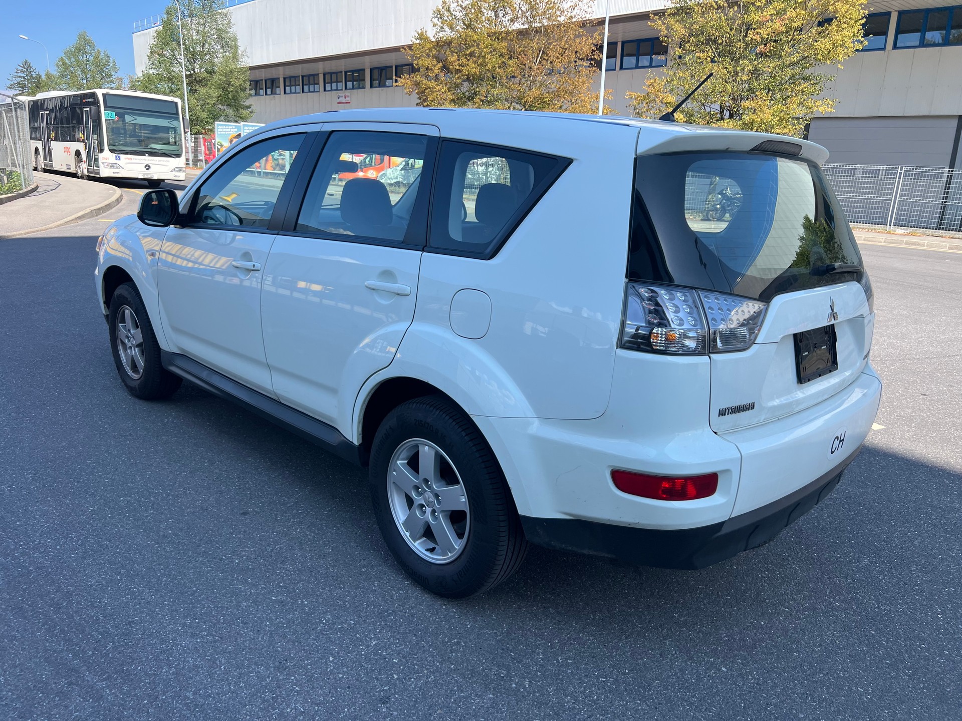 MITSUBISHI Outlander 2.0 Inform 2WD-image-3