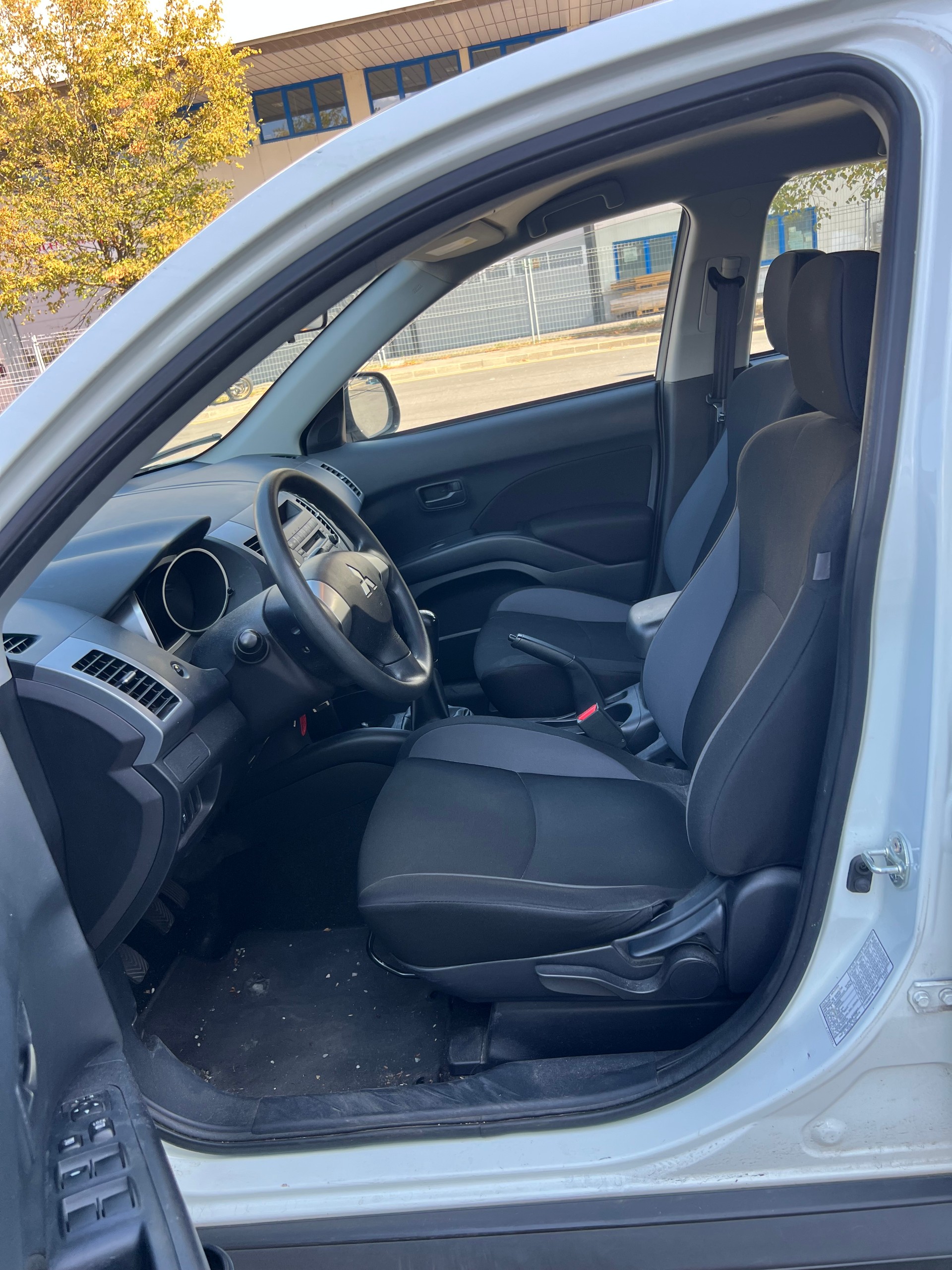 MITSUBISHI Outlander 2.0 Inform 2WD-image-8