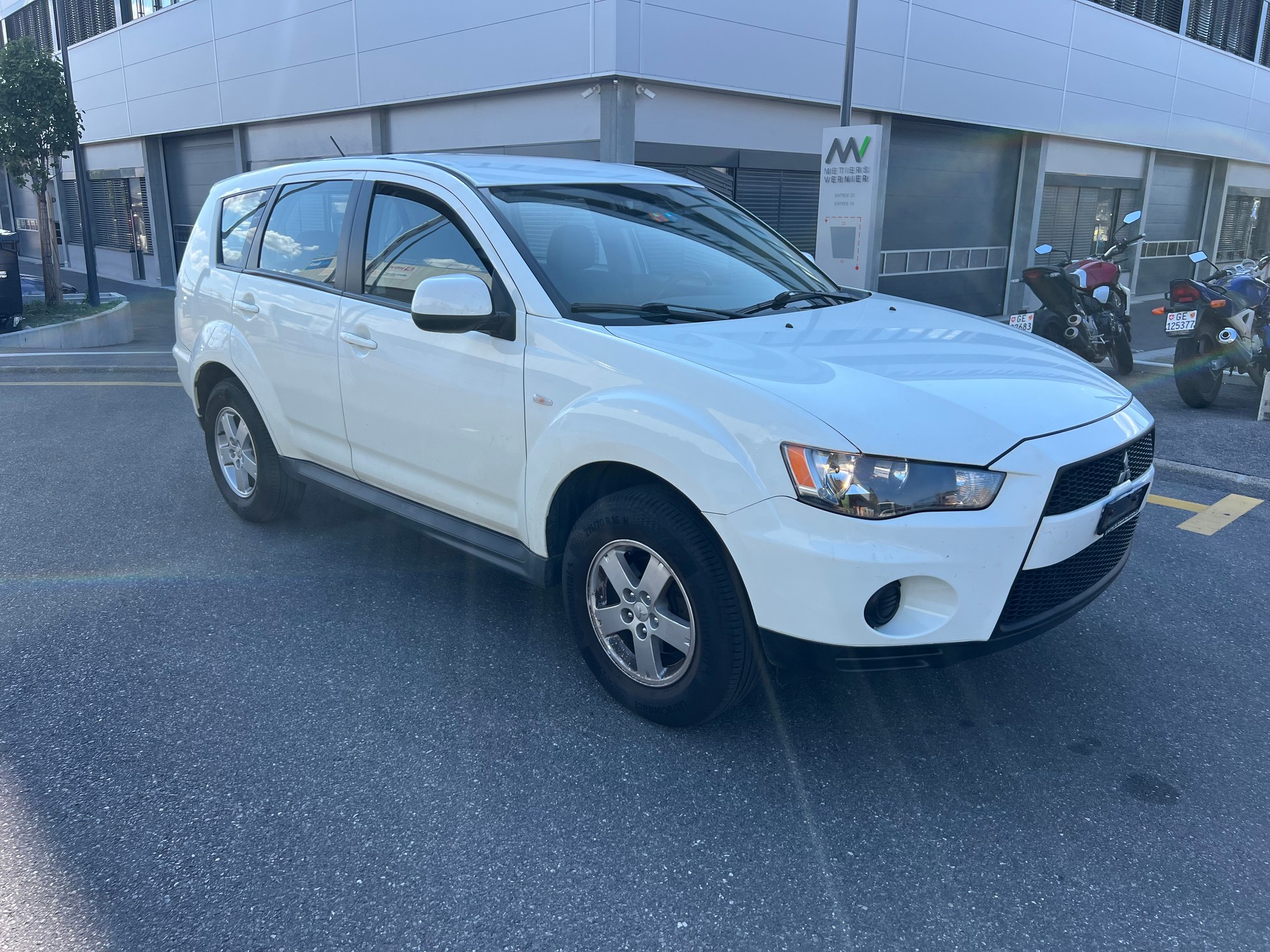 MITSUBISHI Outlander 2.0 Inform 2WD-image-6