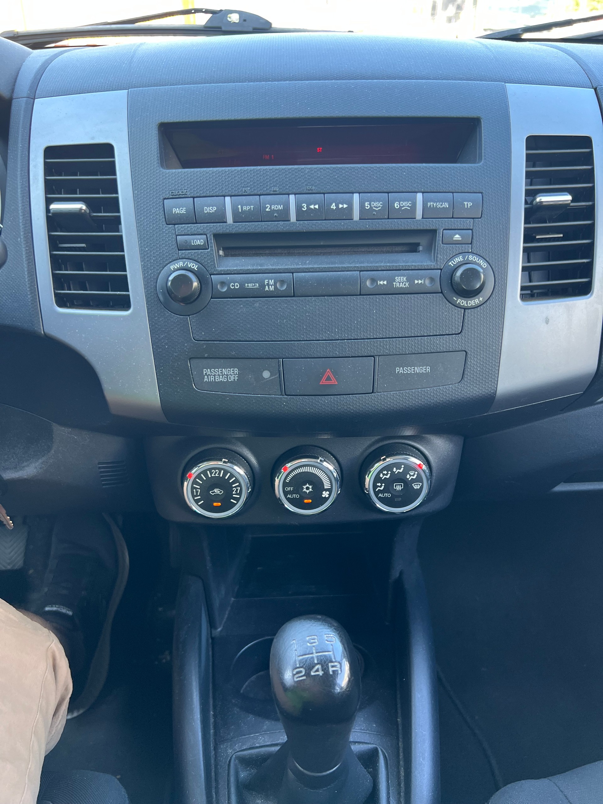 MITSUBISHI Outlander 2.0 Inform 2WD-image-11