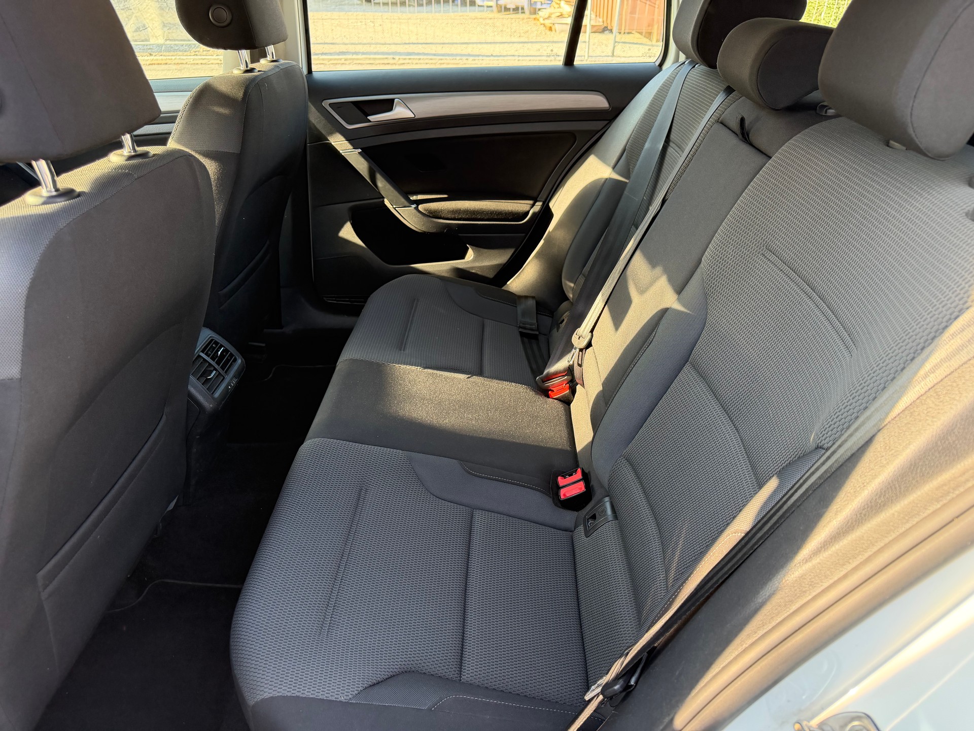 VW Golf Variant 1.6 TDI Start 4M 4Motion-image-8