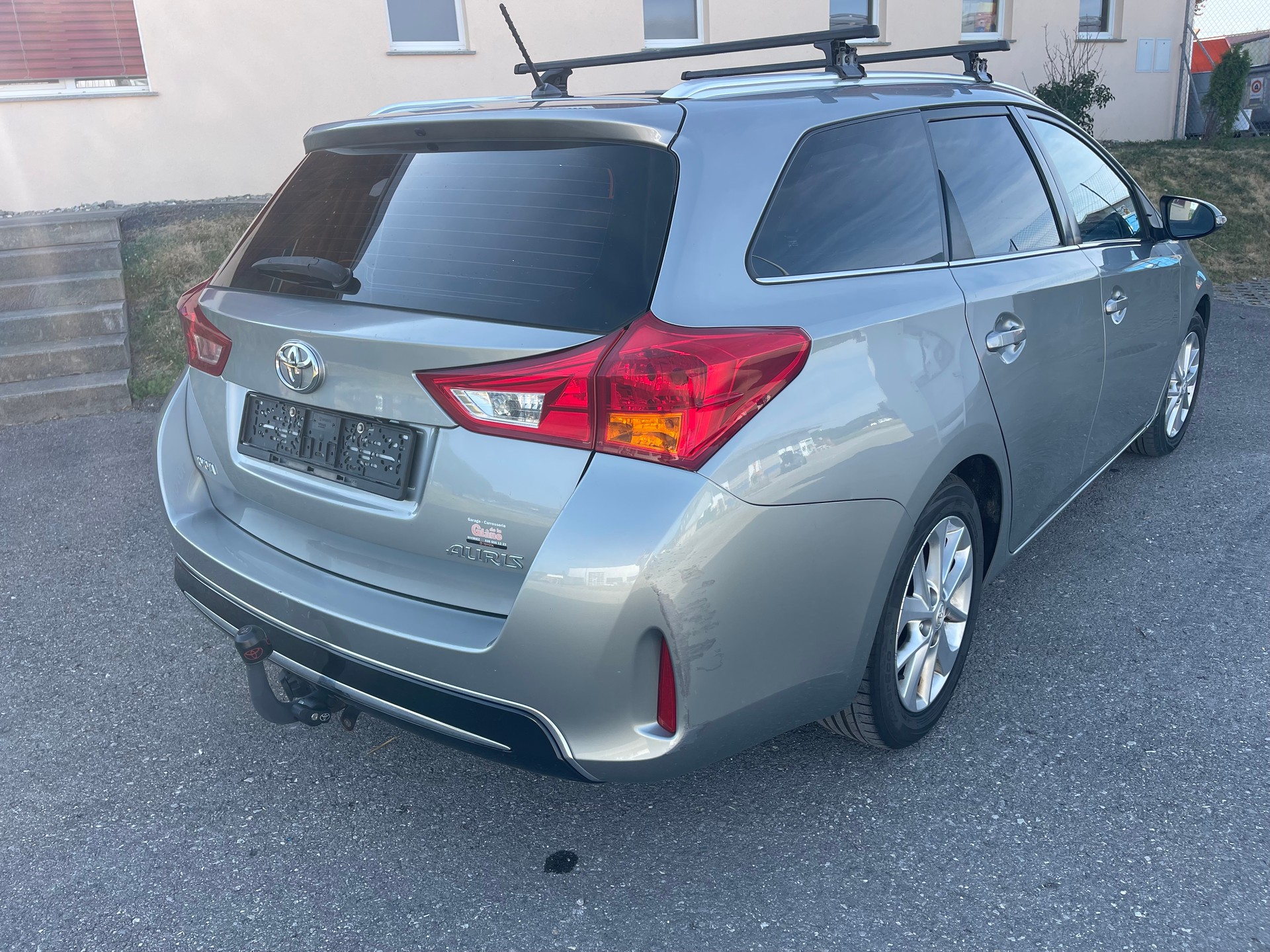 TOYOTA Auris Touring Sports 1.6 Luna-image-5