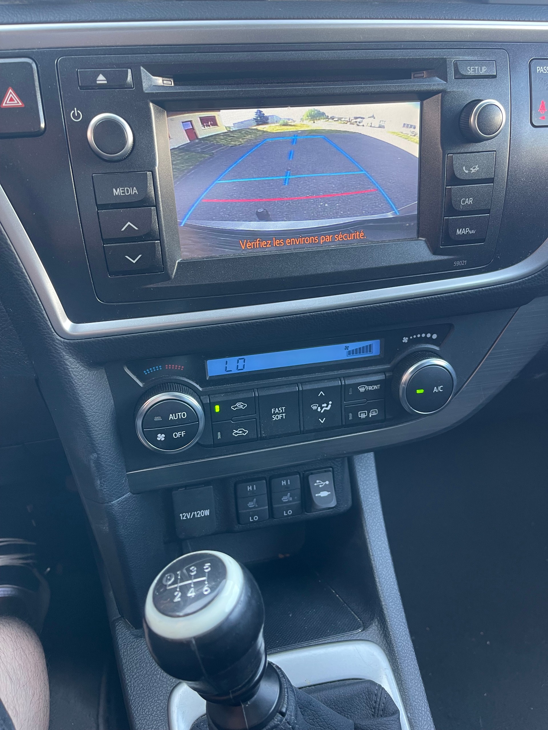 TOYOTA Auris Touring Sports 1.6 Luna-image-6