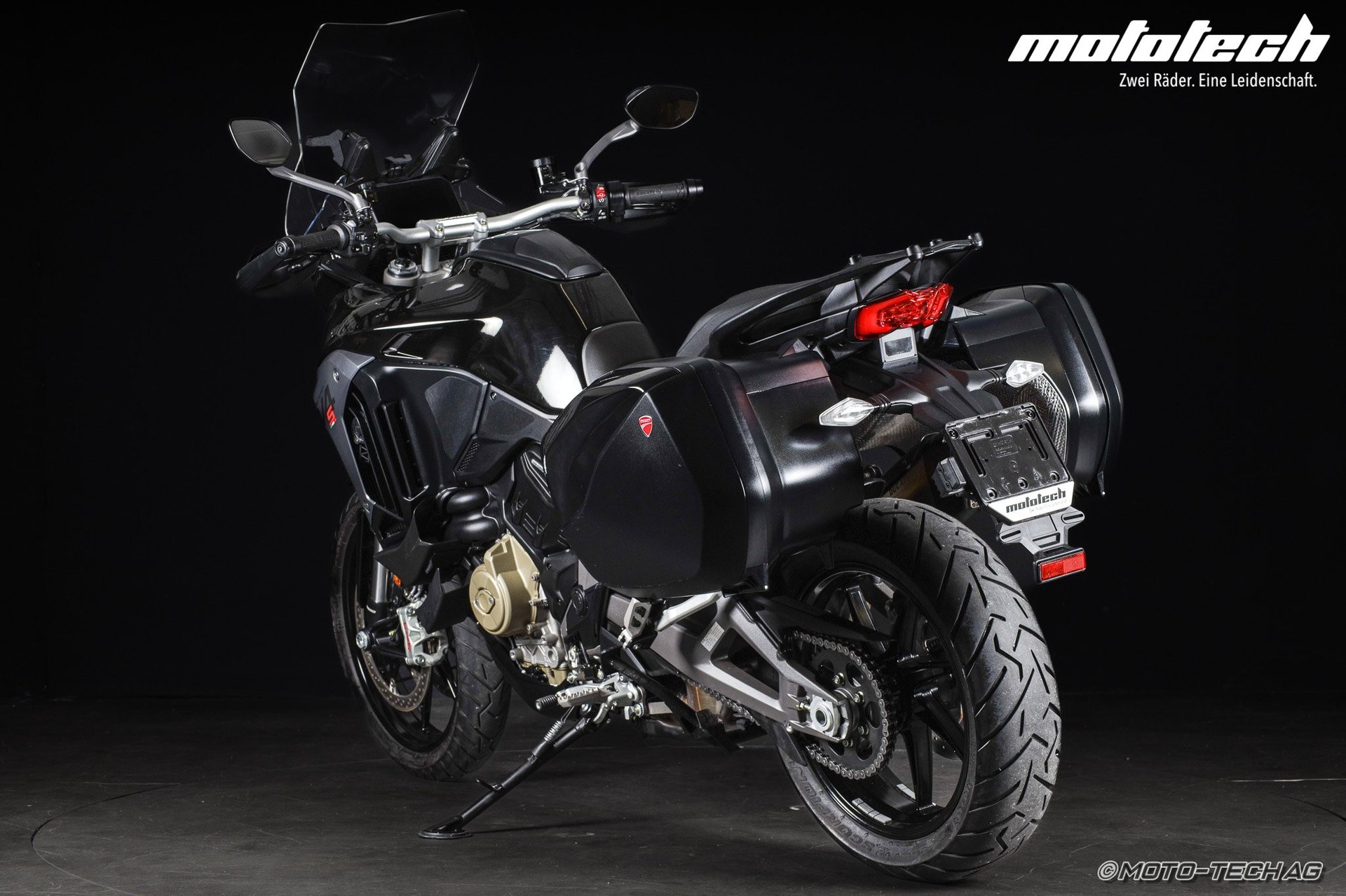 DUCATI Multistrada V4 S Sport Travel & Radar-showroom-element-3