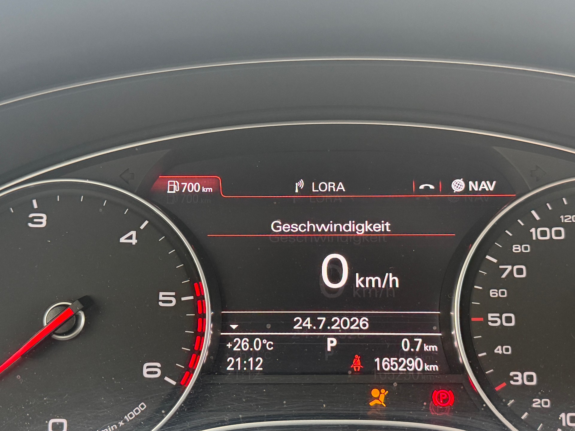 AUDI A6 Avant 2.0 TDI multitronic-image-11