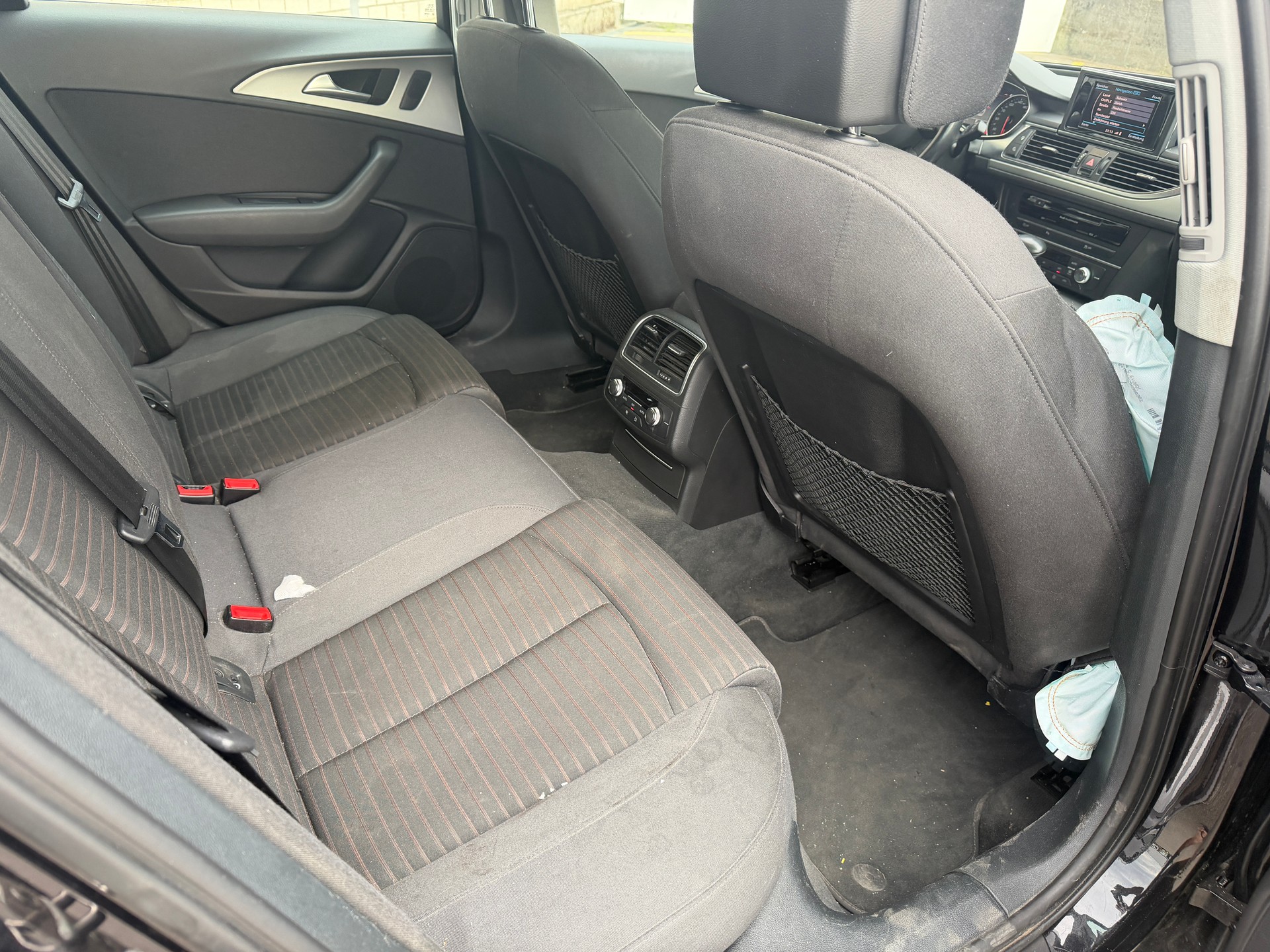 AUDI A6 Avant 2.0 TDI multitronic-image-9