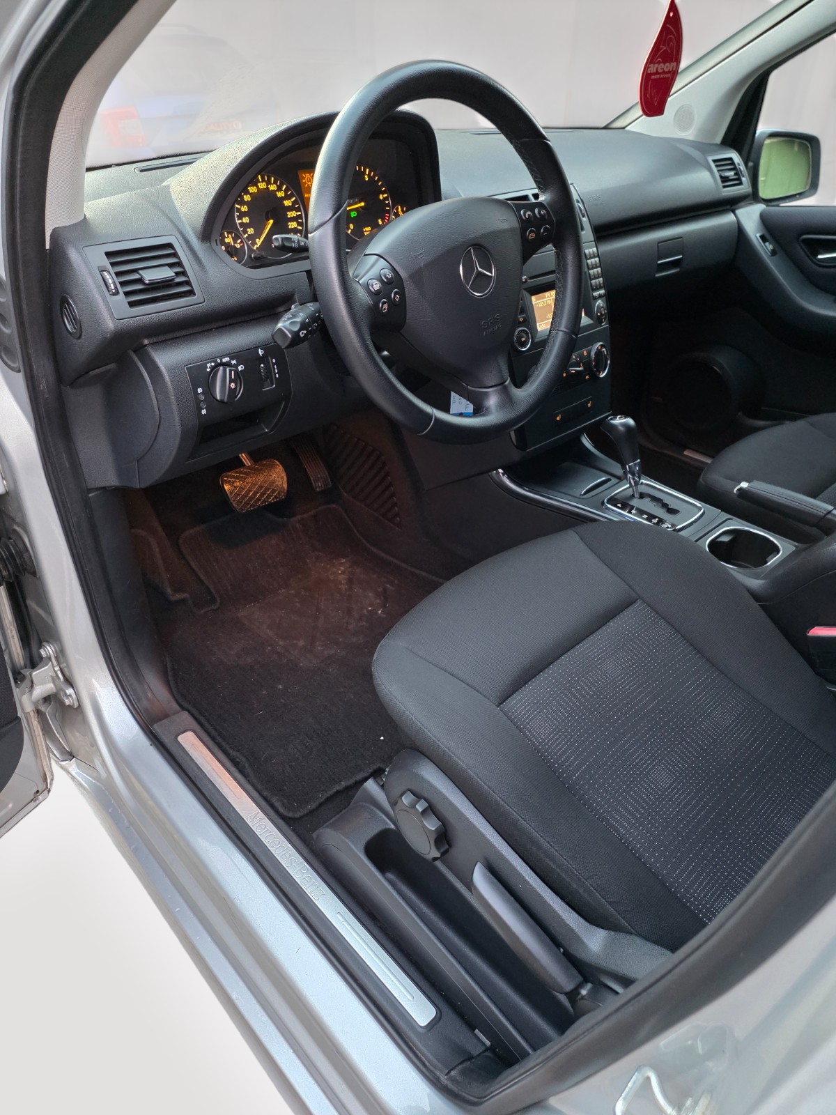 MERCEDES-BENZ A 160 CDI Elégance Autotronic-image-10