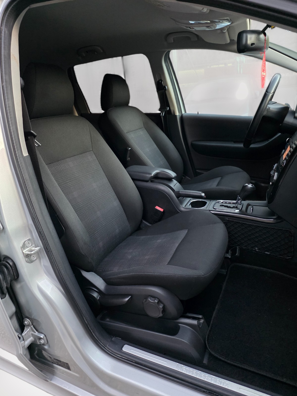 MERCEDES-BENZ A 160 CDI Elégance Autotronic-image-14