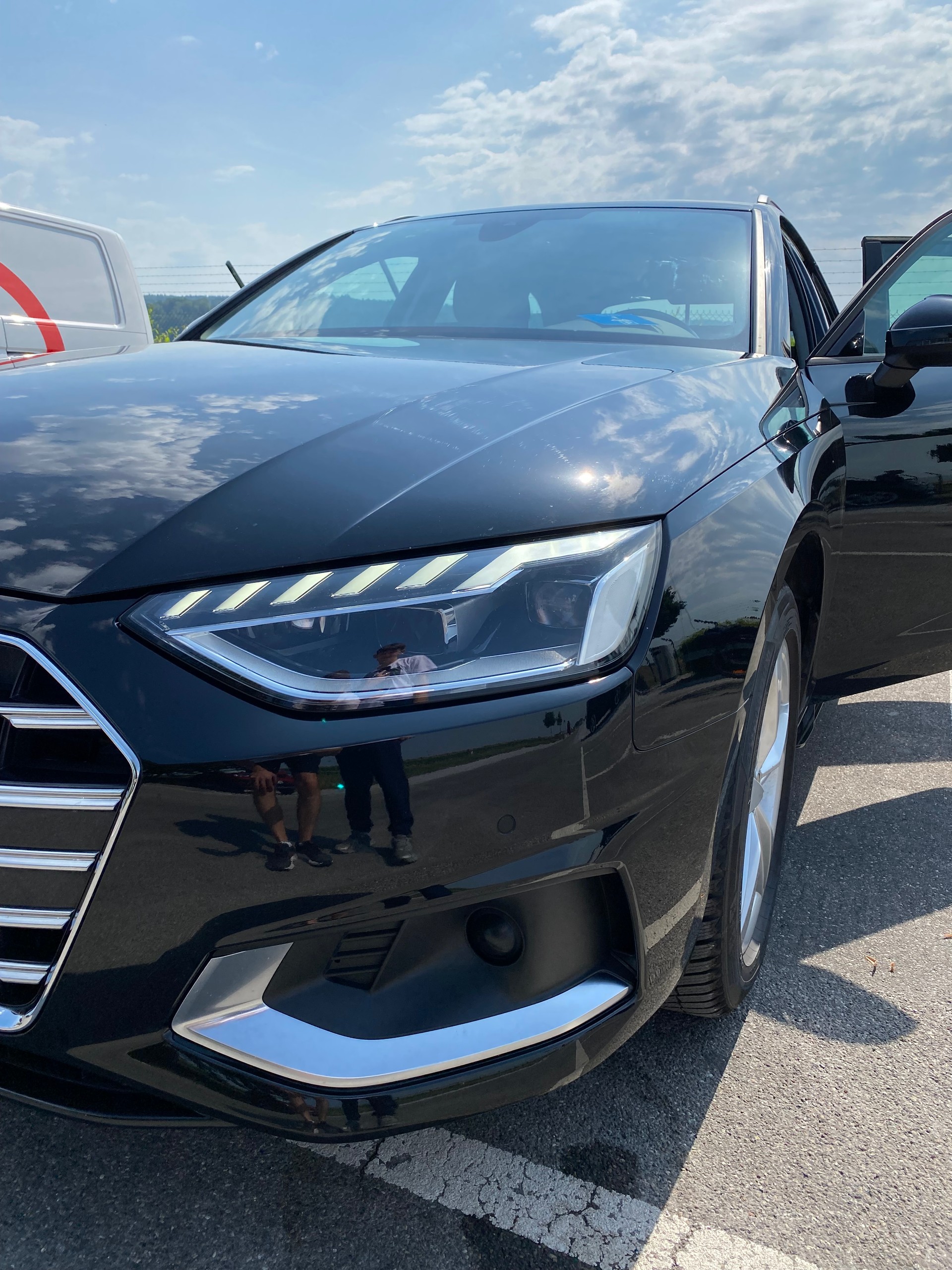AUDI 2.0 40 TDI Attraction quattro S-Tronic-image-6