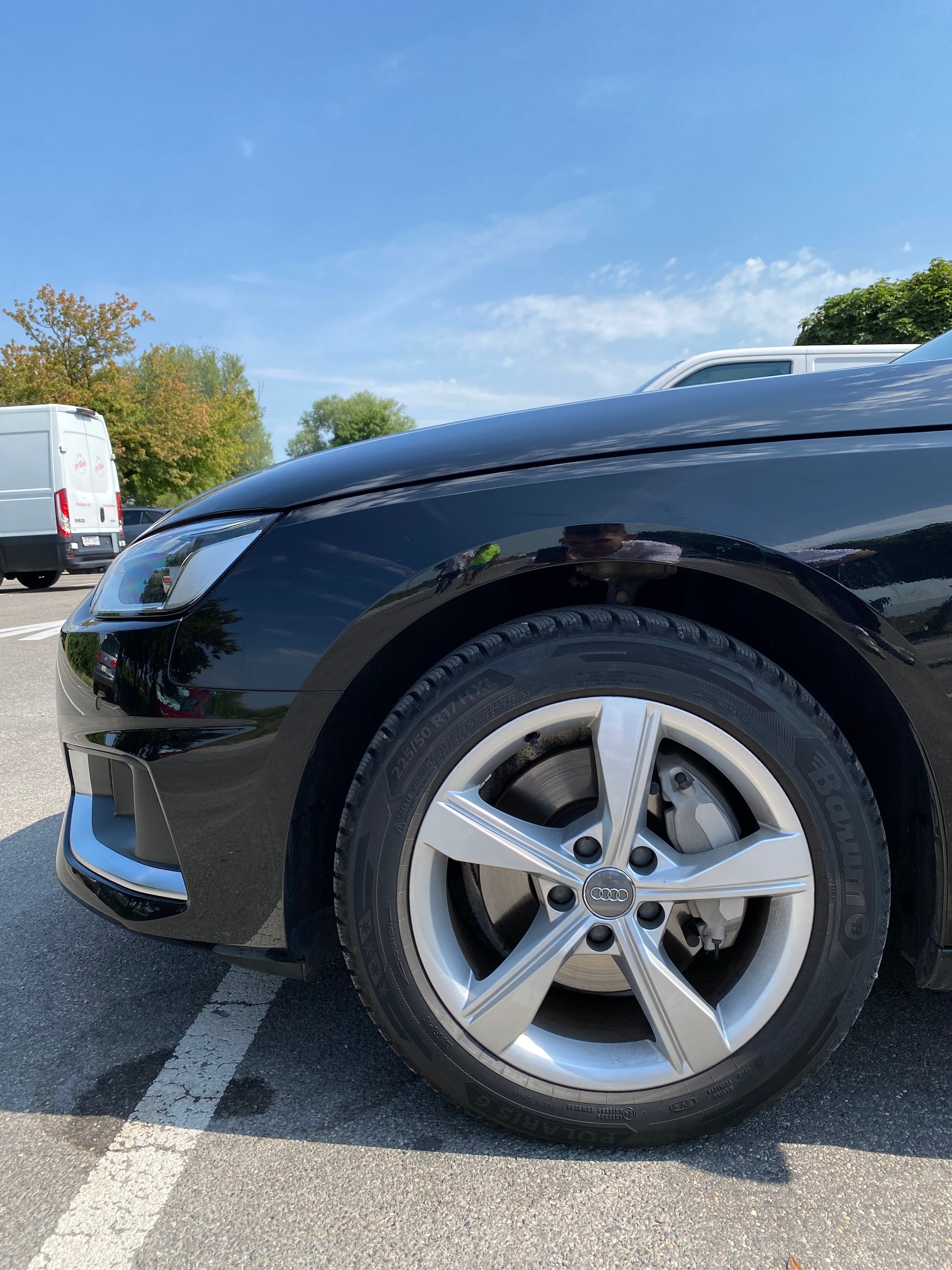 AUDI 2.0 40 TDI Attraction quattro S-Tronic-image-3