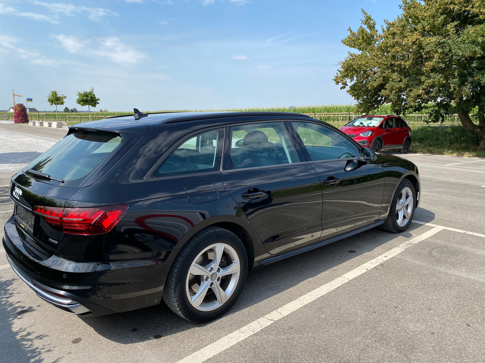 AUDI 2.0 40 TDI Attraction quattro S-Tronic-image-1