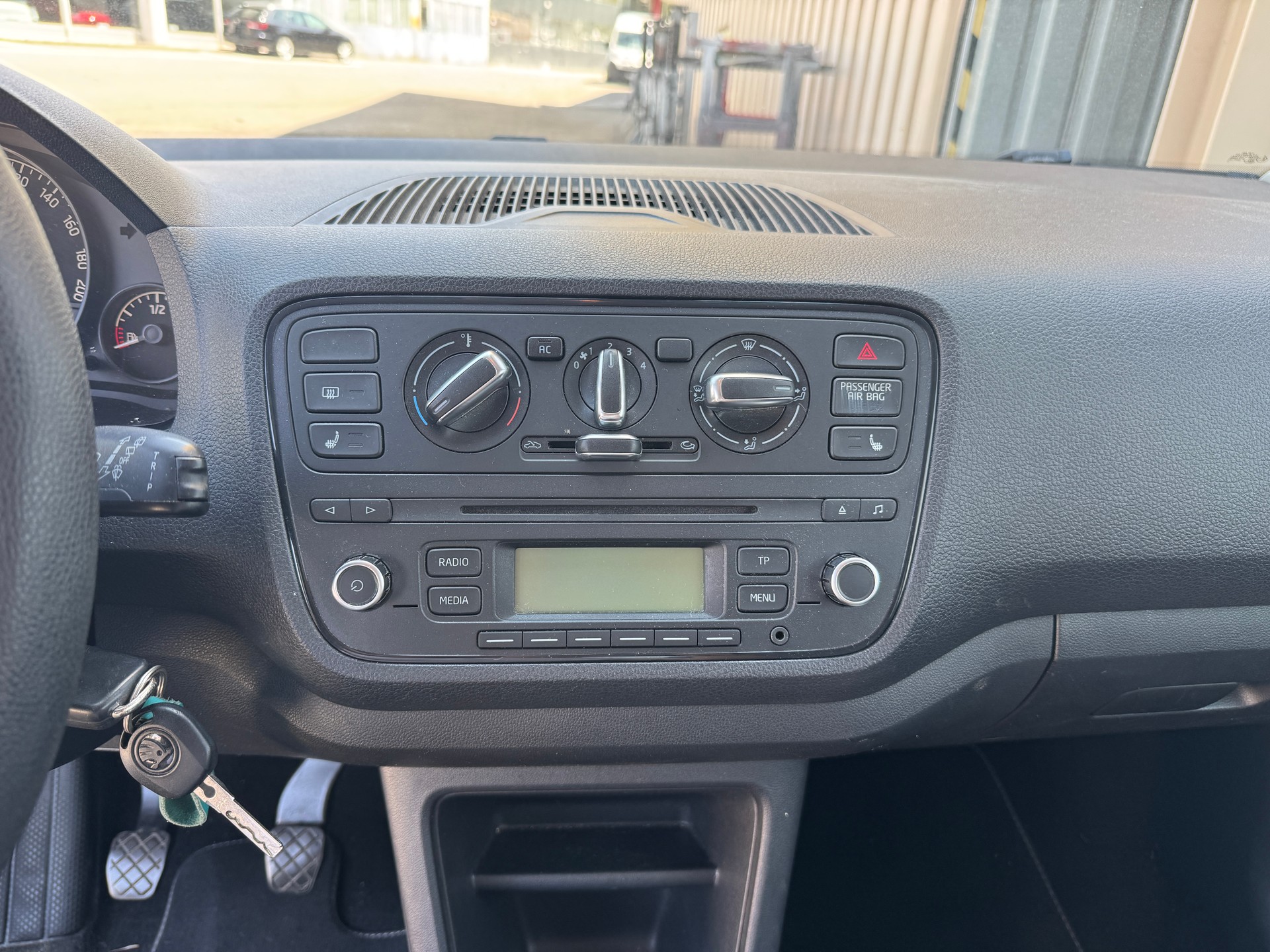 SKODA Citigo 1.0 Ambition ASG-image-10