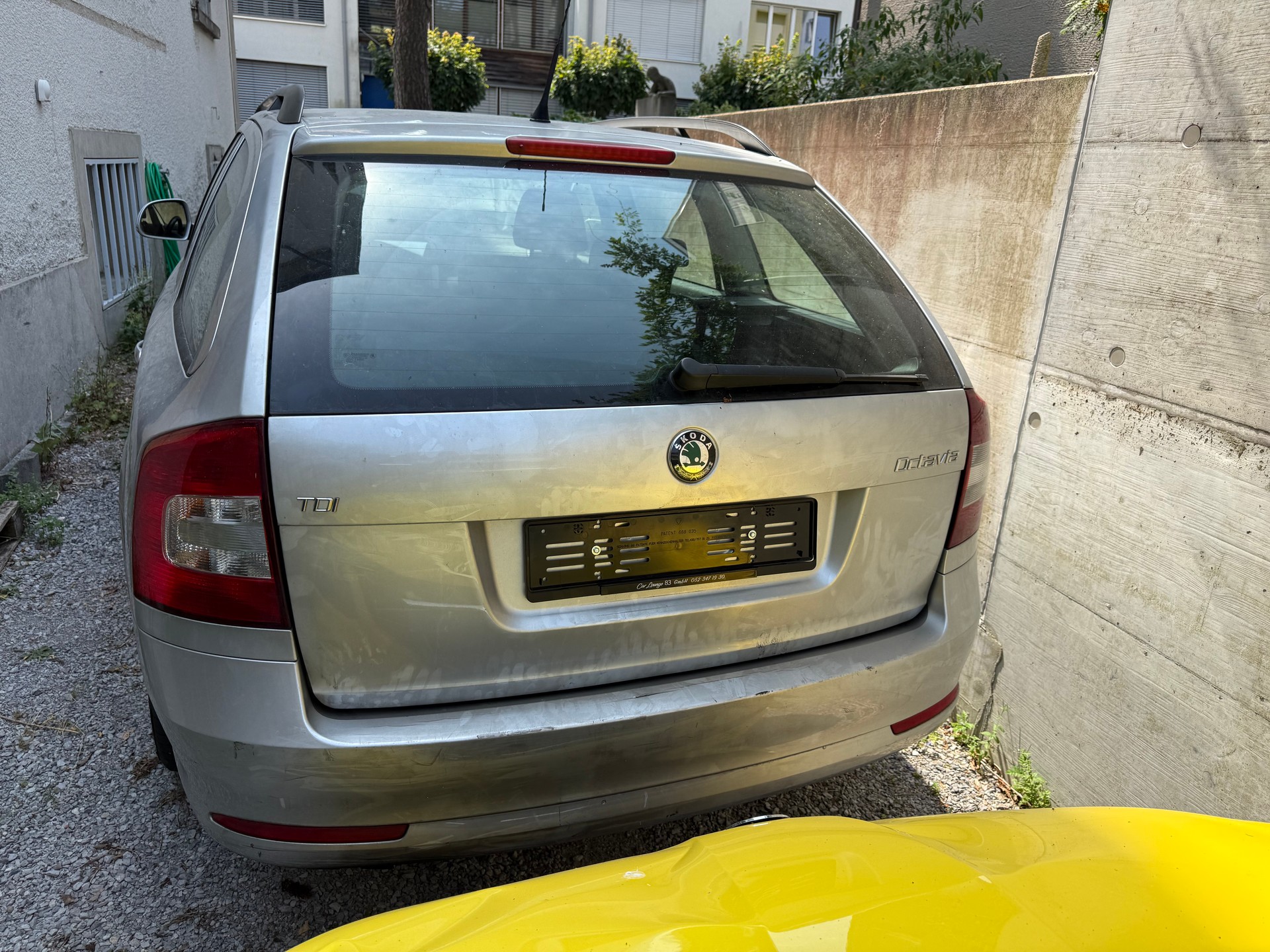 SKODA Octavia Combi 1.9 TDI Ambiente DSG-image-2