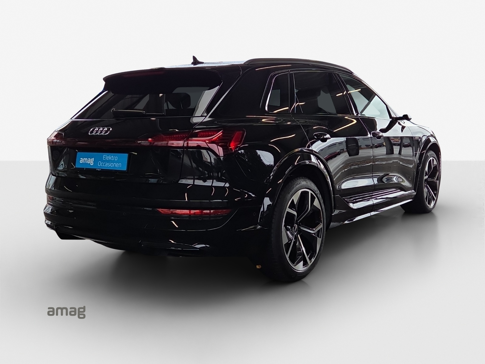 AUDI e-tron S quattro-image-4