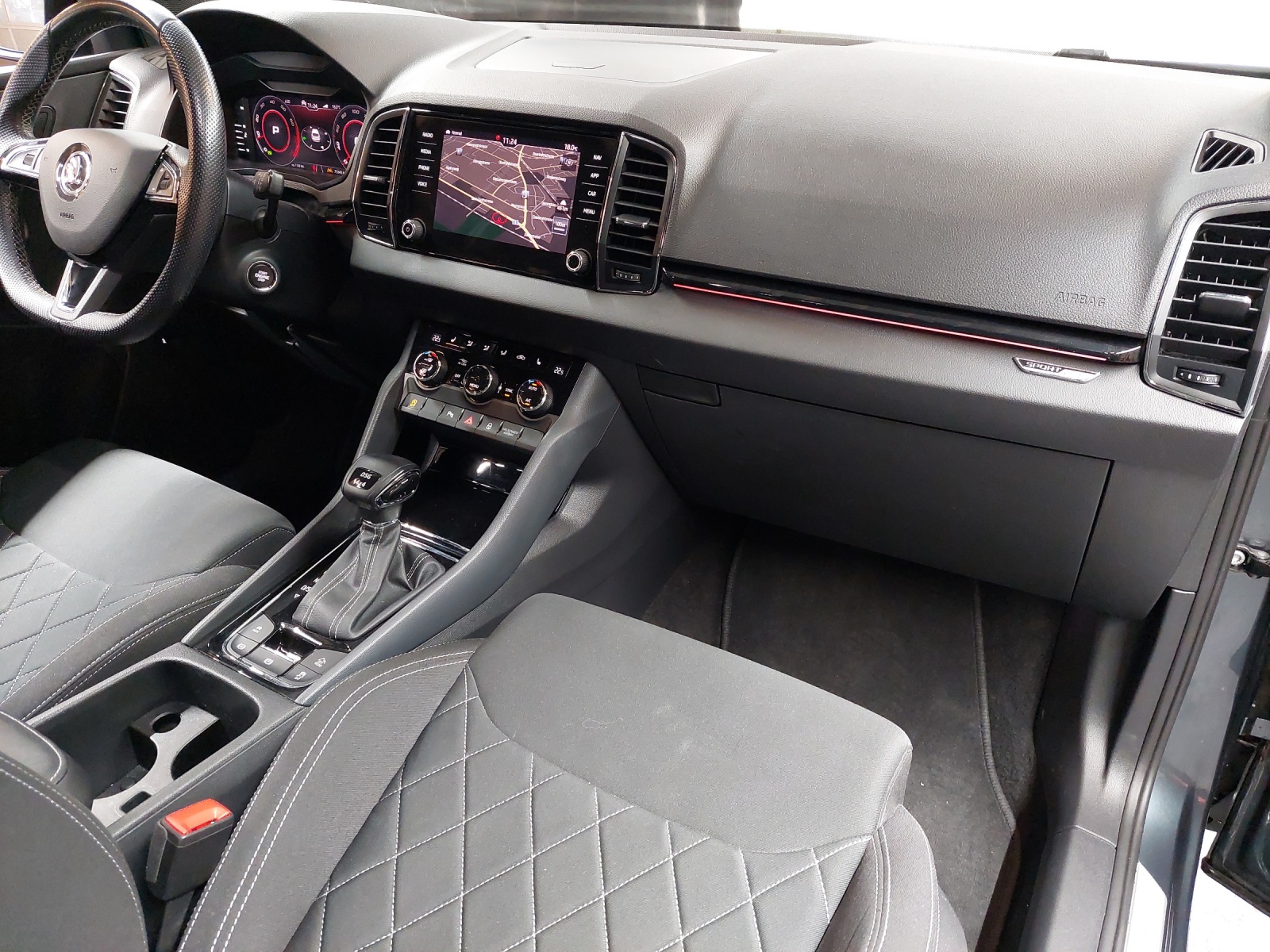 SKODA Karoq 2.0 TSI SportLine 4x4 DSG-image-9