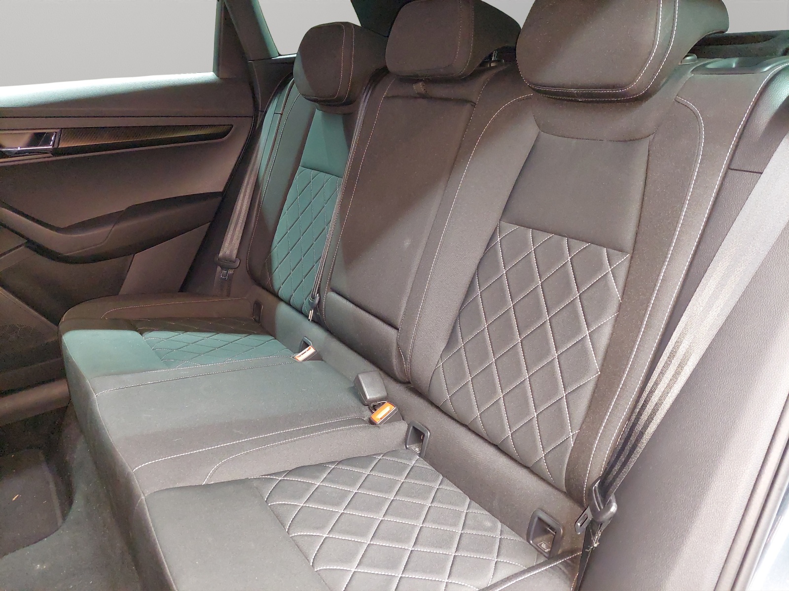 SKODA Karoq 2.0 TSI SportLine 4x4 DSG-image-7