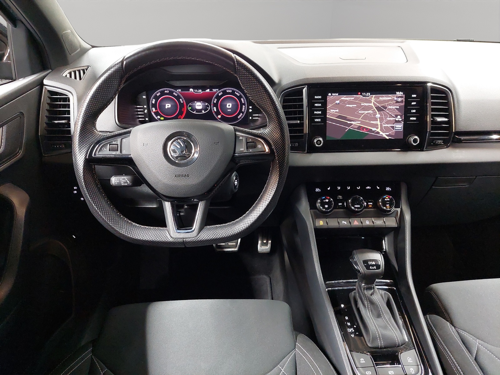 SKODA Karoq 2.0 TSI SportLine 4x4 DSG-image-6