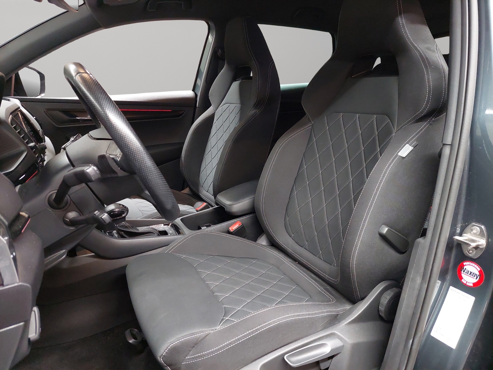 SKODA Karoq 2.0 TSI SportLine 4x4 DSG-image-5