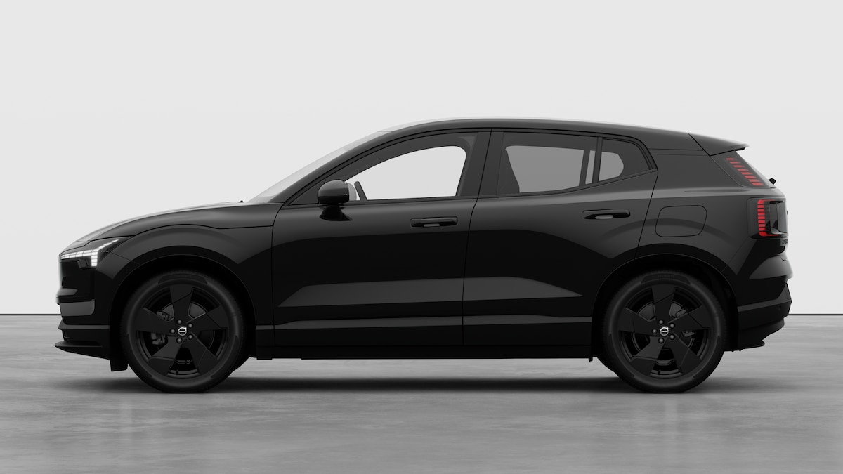 VOLVO EX 30 E60 Plus Swiss Black Edition-image-2