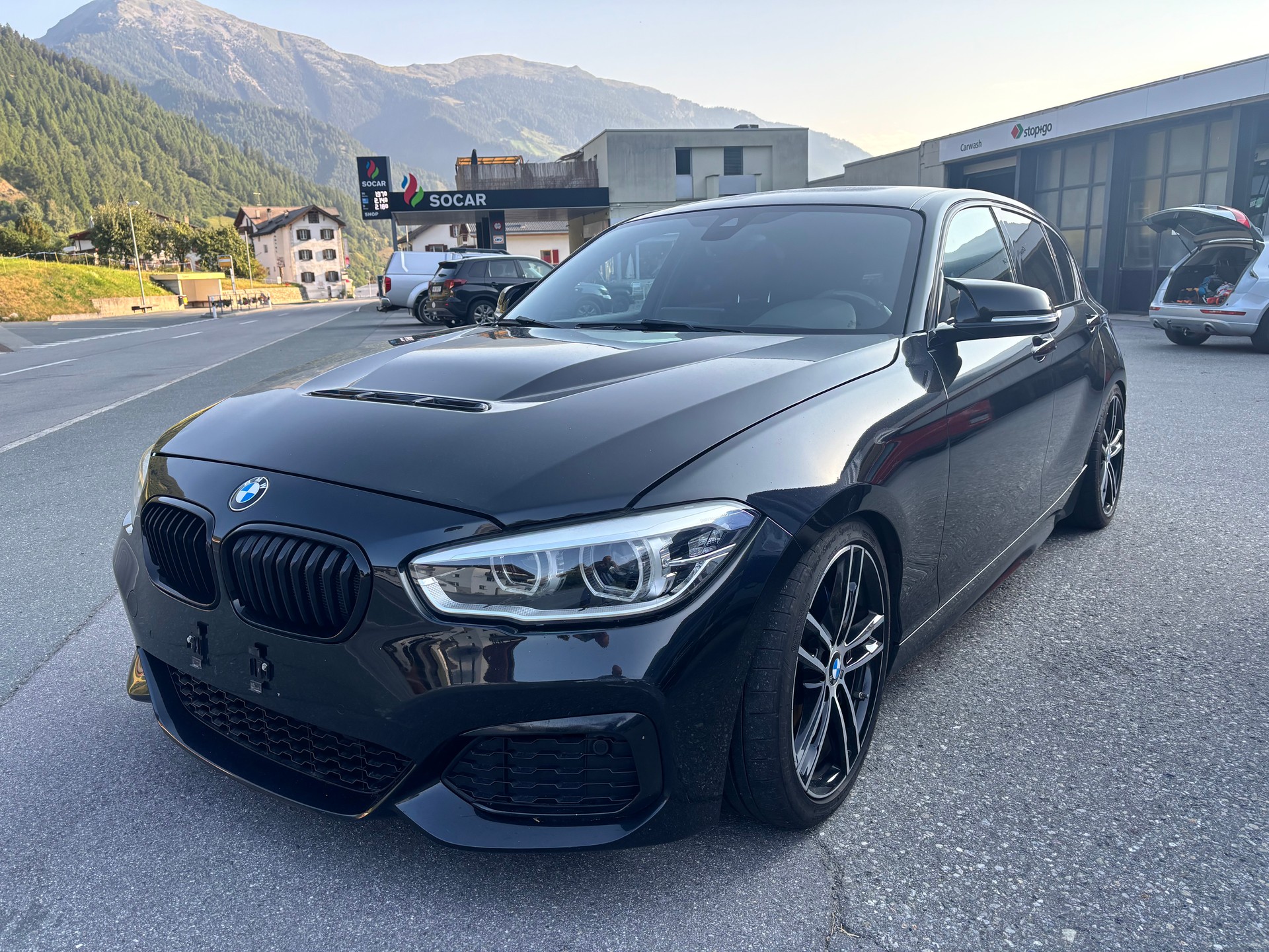 BMW M140i xDrive Steptronic-image-0