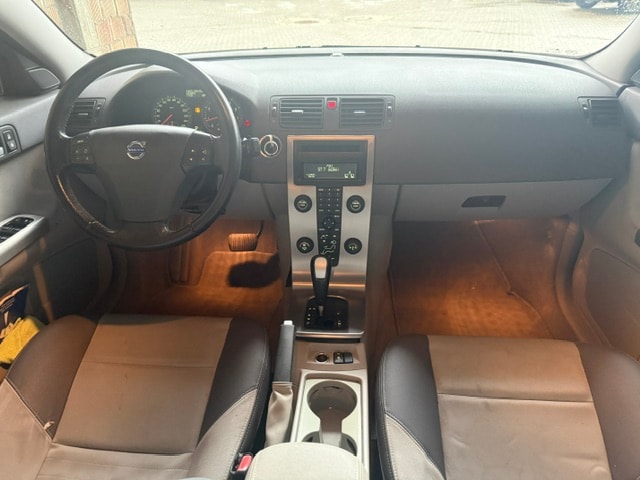 VOLVO S40 2.4I Momentum-image-2