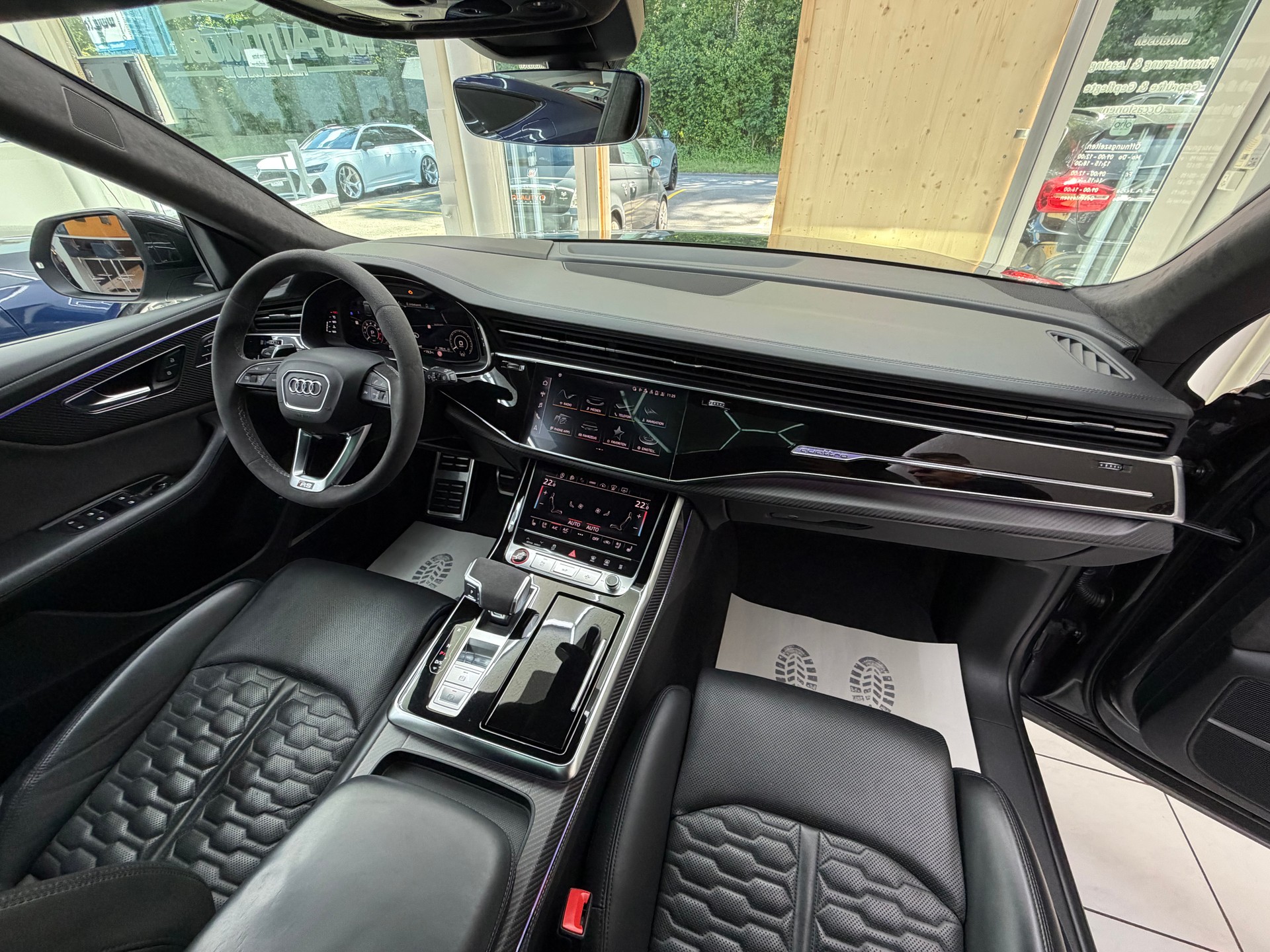 AUDI RS Q8 4.0 V8 TFSI quattro T-Tronic-image-13