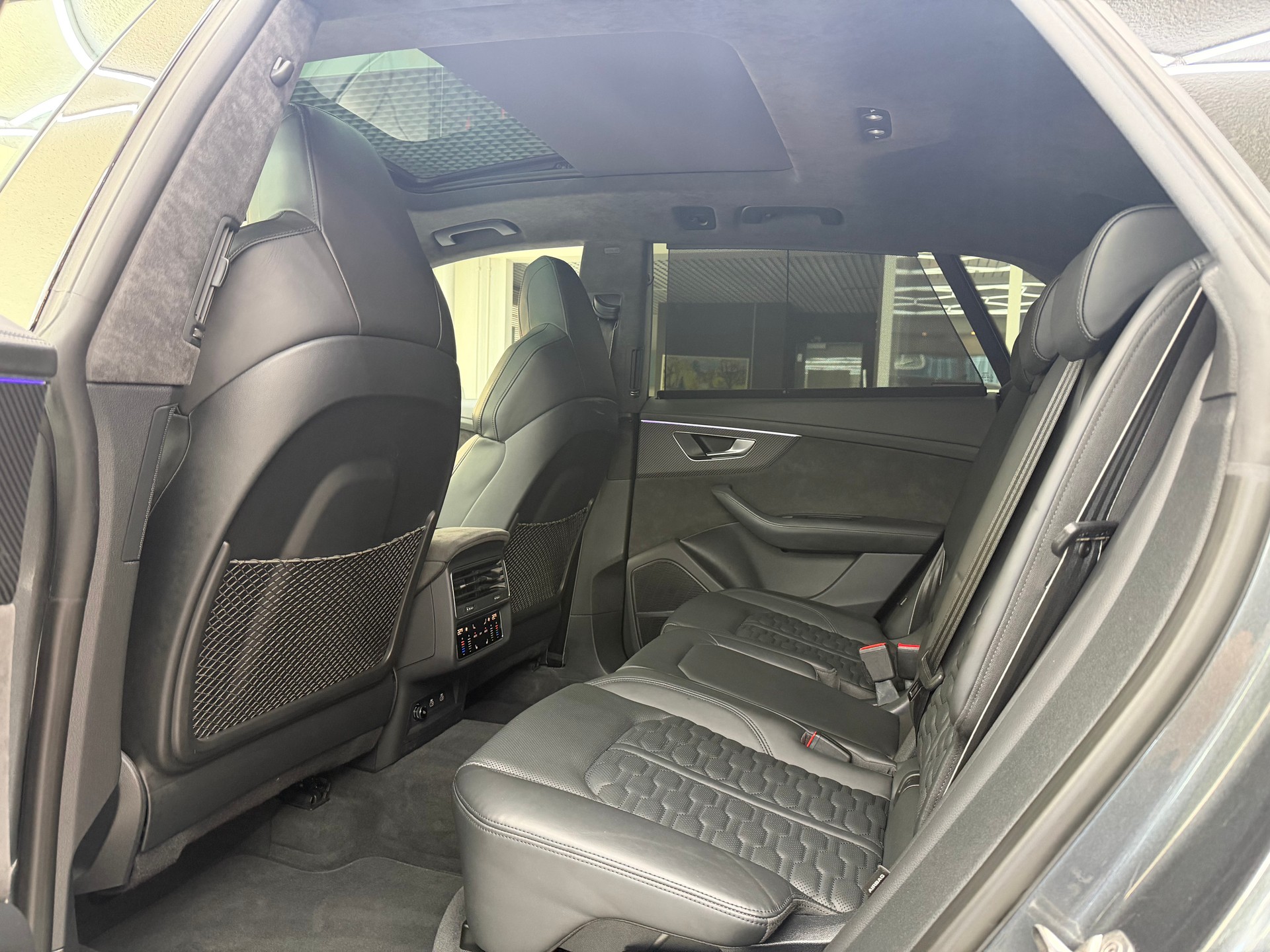 AUDI RS Q8 4.0 V8 TFSI quattro T-Tronic-image-14