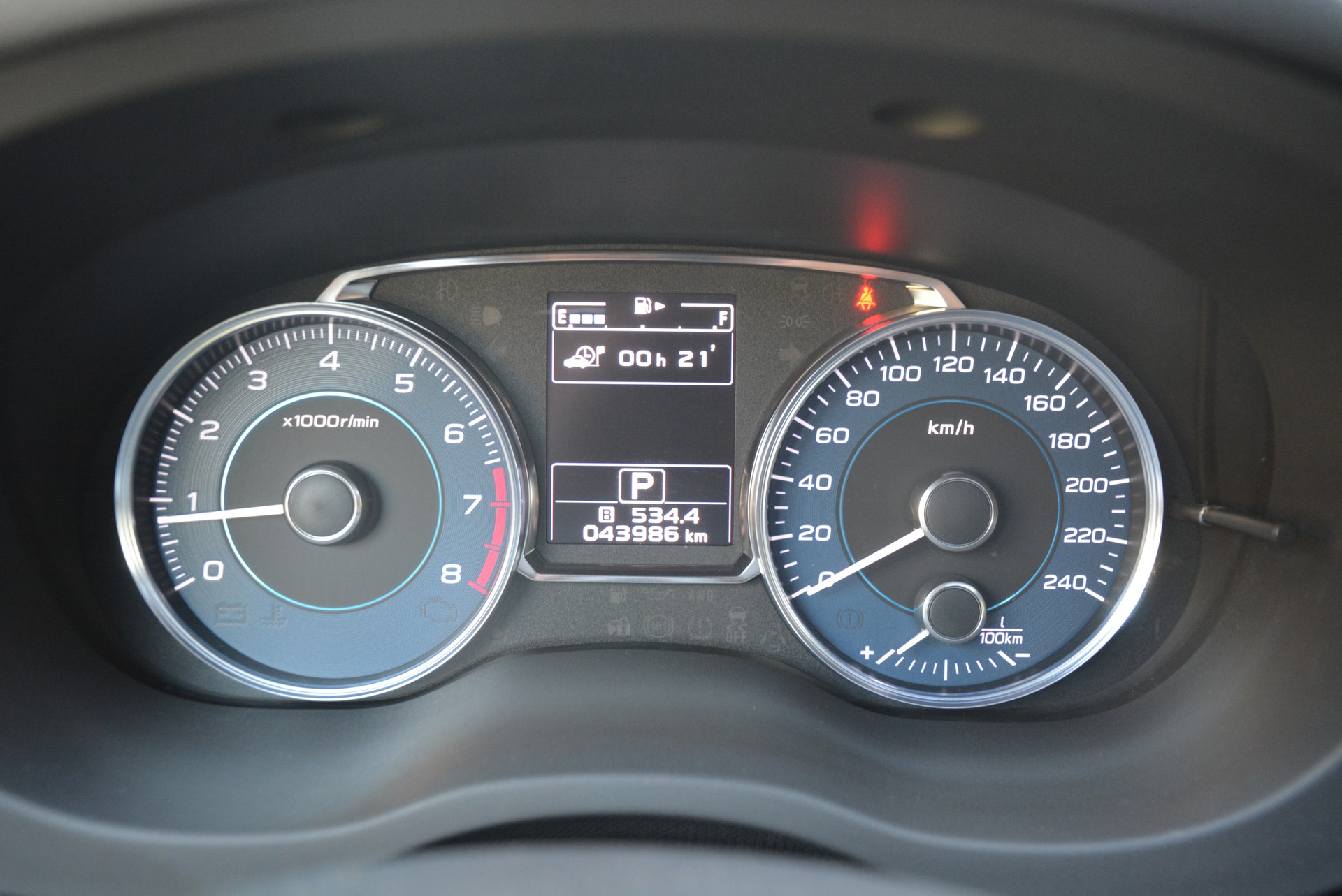 SUBARU XV 2.0 Swiss Three AWD CVT-image-5