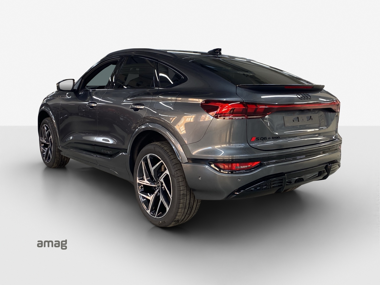 AUDI SQ6 Sportback e-tron quattro-image-2