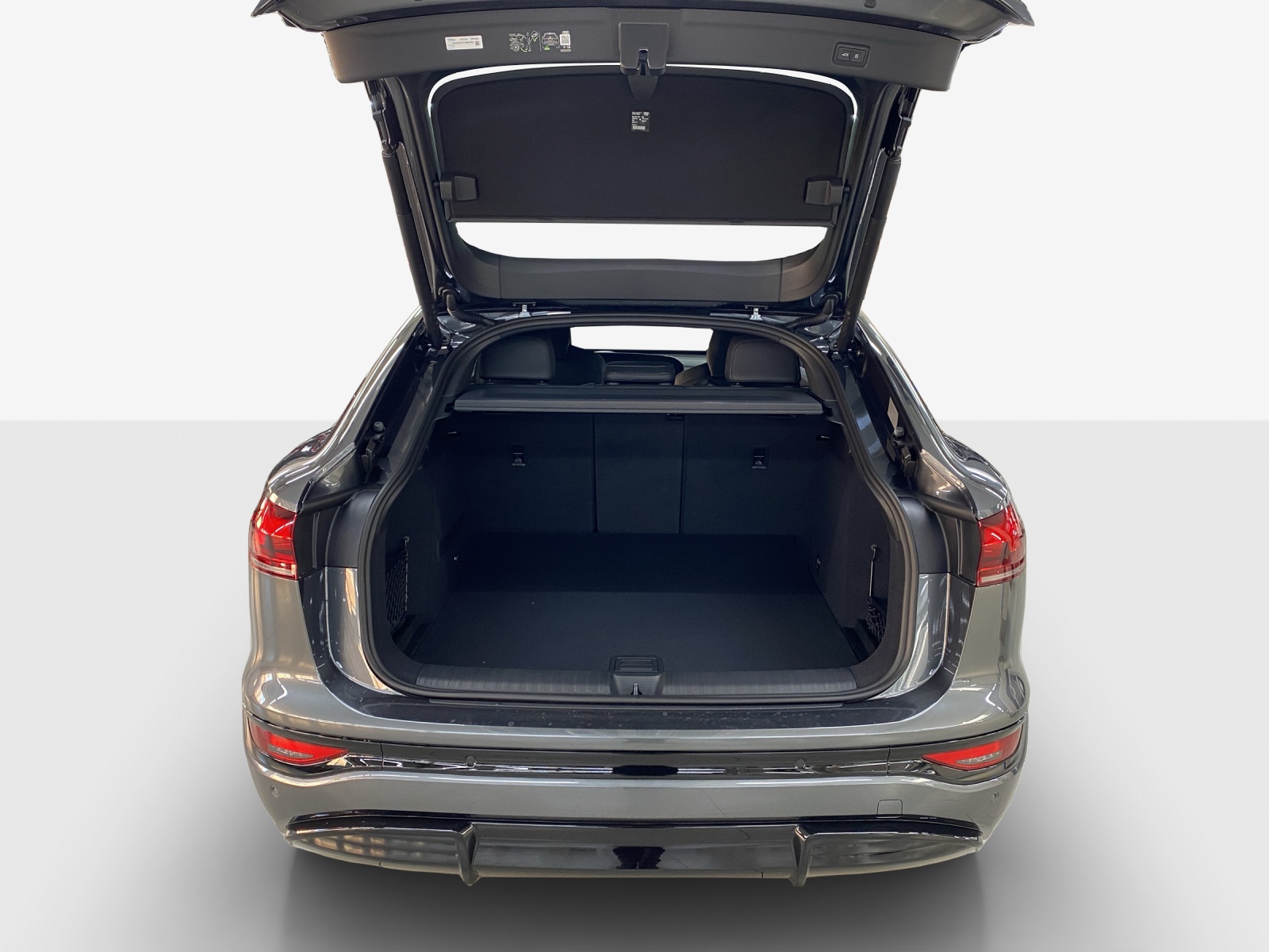 AUDI SQ6 Sportback e-tron quattro-image-12