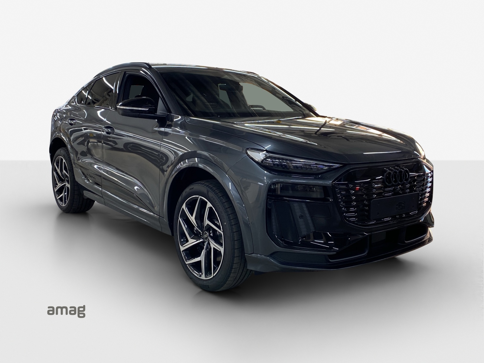 AUDI SQ6 Sportback e-tron quattro-image-5