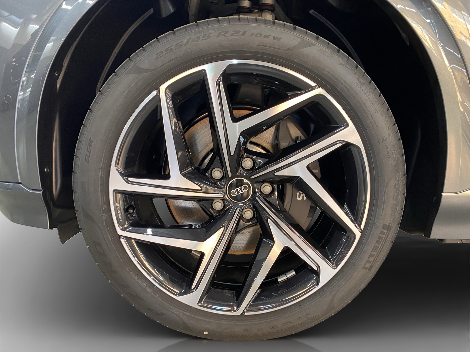 AUDI SQ6 Sportback e-tron quattro-image-15