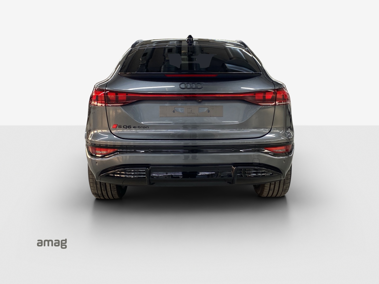 AUDI SQ6 Sportback e-tron quattro-image-3