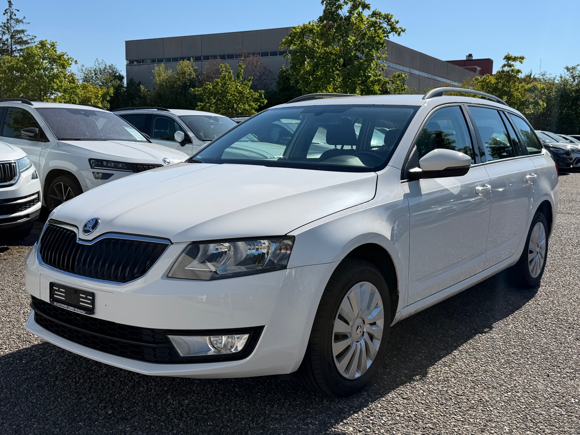 SKODA Octavia Combi 1.6 TDI Ambition 4x4-image-0
