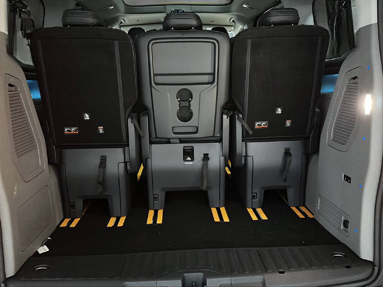 FORD Tourneo Custom 320 L2 2.0 EcoBlue 170 Act-image-11