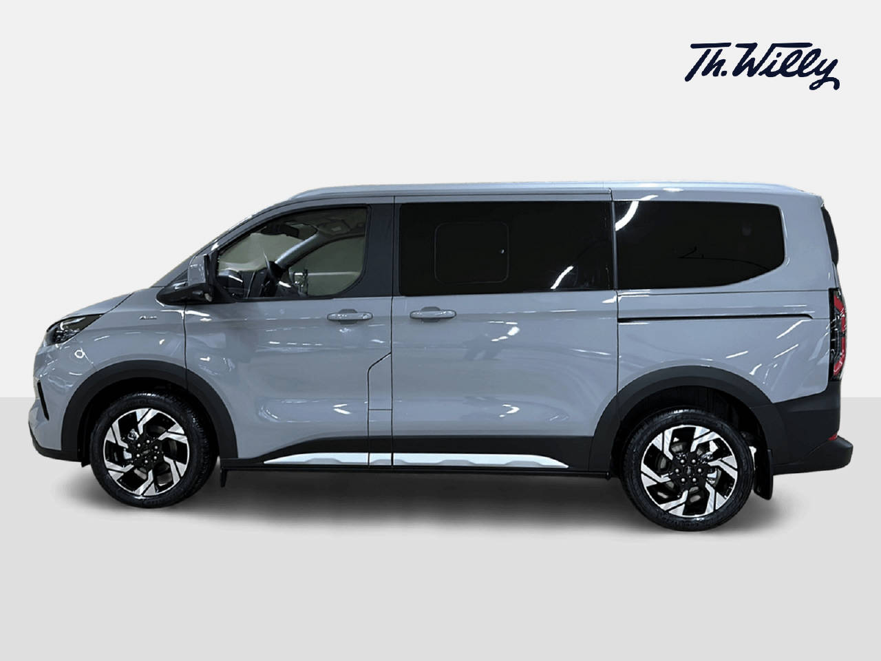 FORD Tourneo Custom 320 L2 2.0 EcoBlue 170 Act-image-1