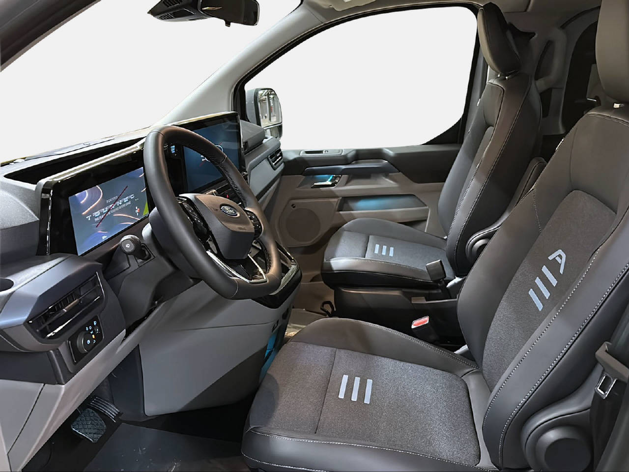 FORD Tourneo Custom 320 L2 2.0 EcoBlue 170 Act-image-13