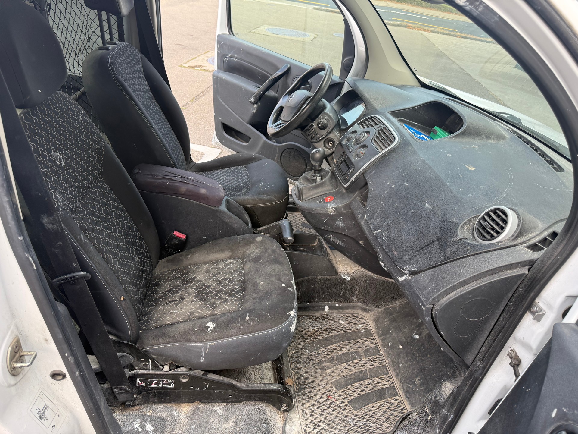 RENAULT Kangoo Medium TCe 115 ENERGY Business-image-8