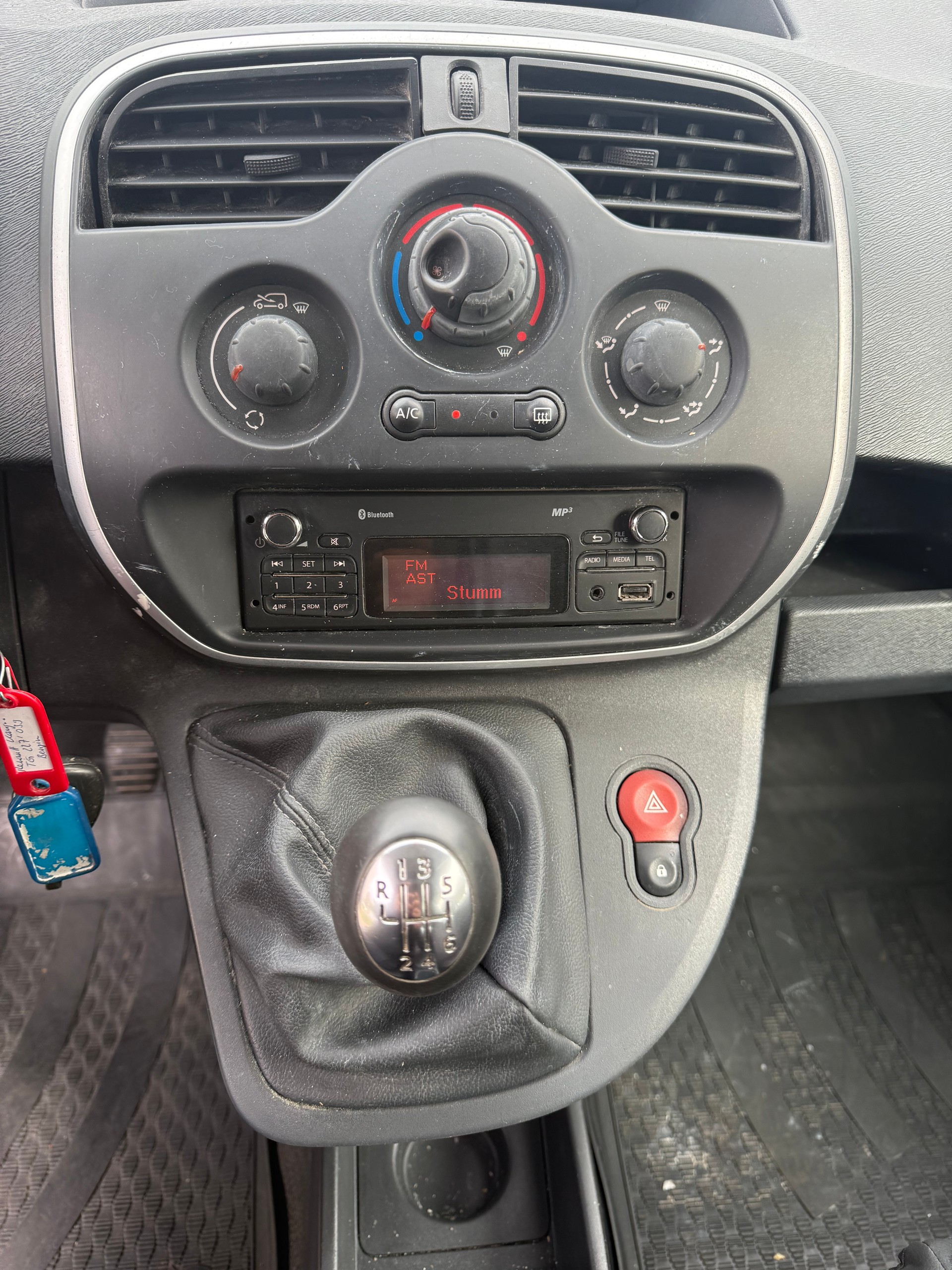 RENAULT Kangoo Medium TCe 115 ENERGY Business-image-11